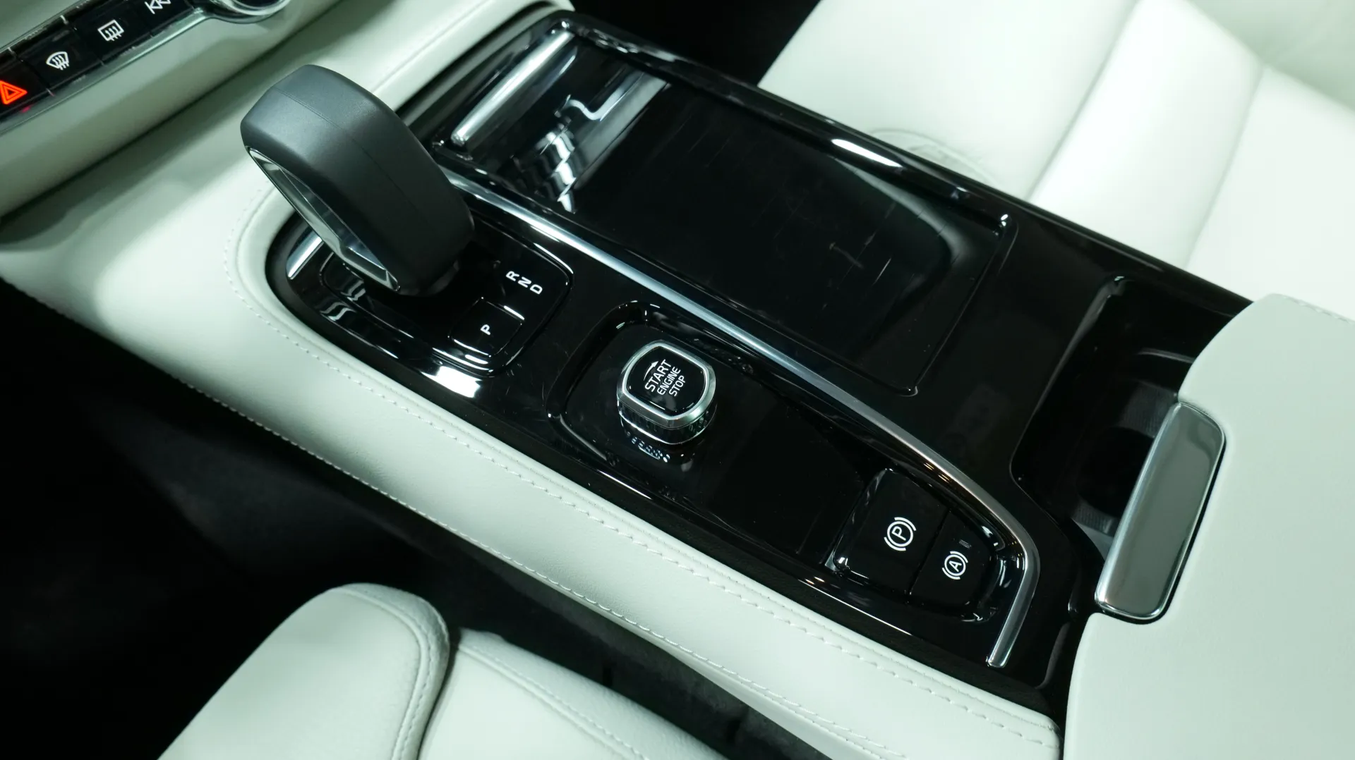 Autokuva 9 - MRM-325