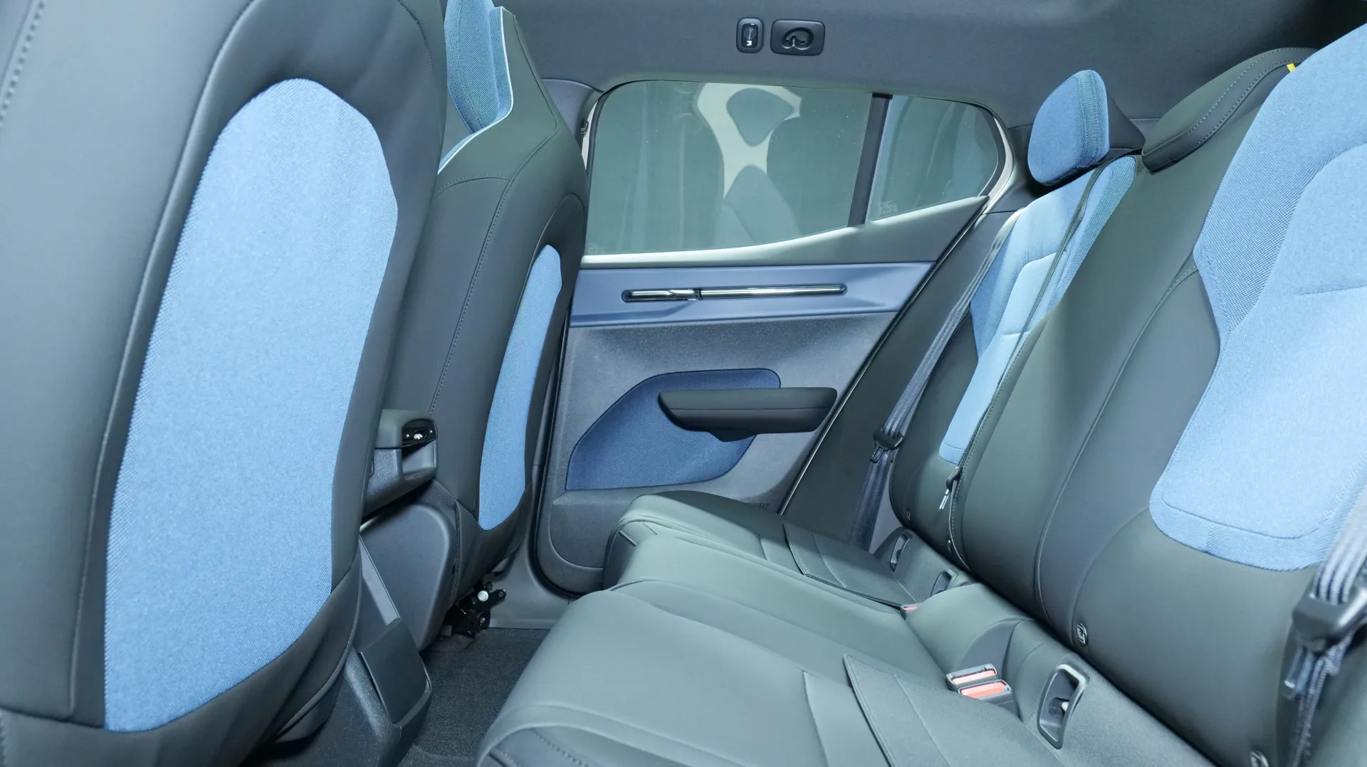 Autokuva 14 - MRS-581