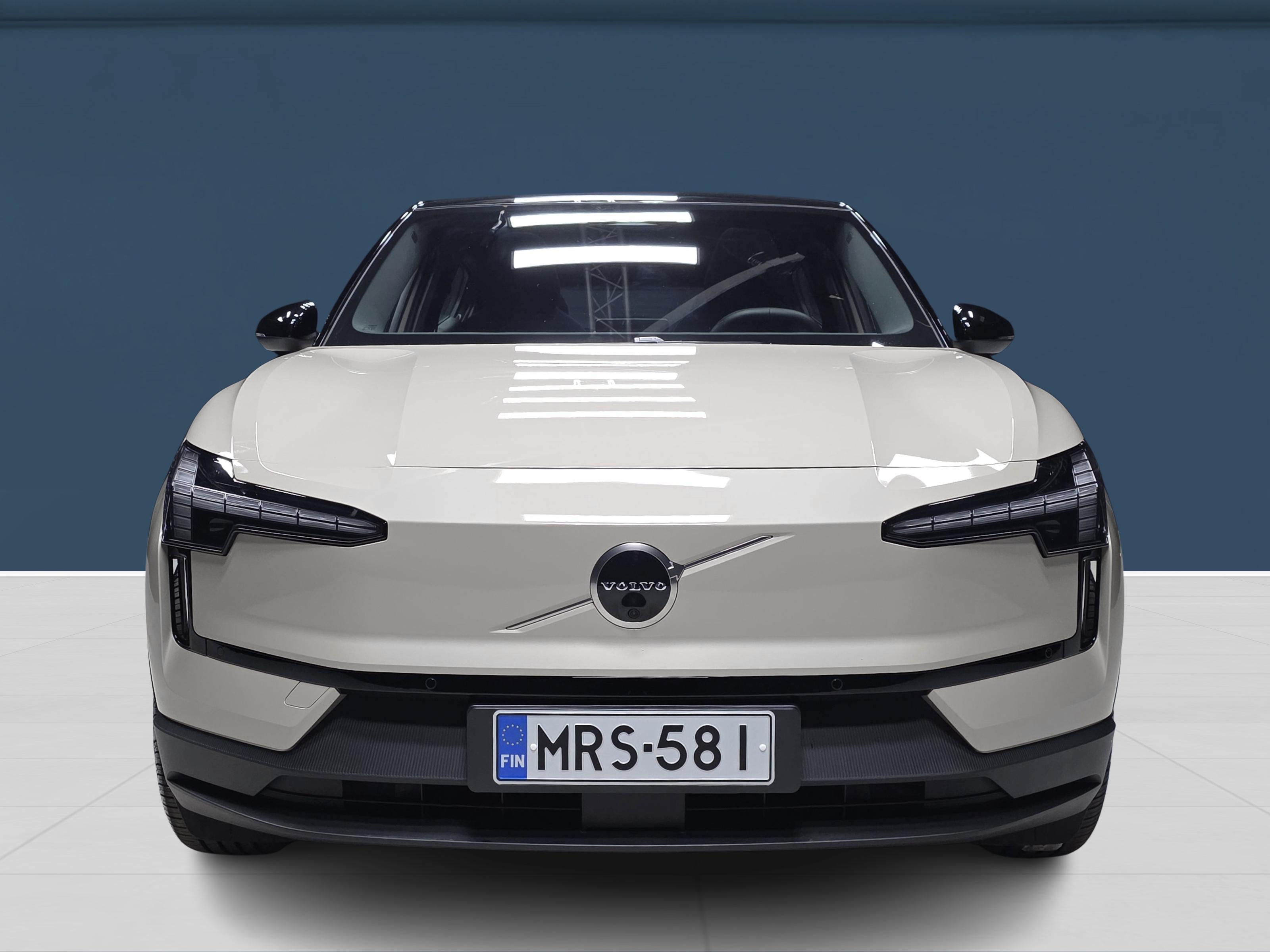 Volvo EX30 Twin Performance Ultra 2026, kuva 2/17