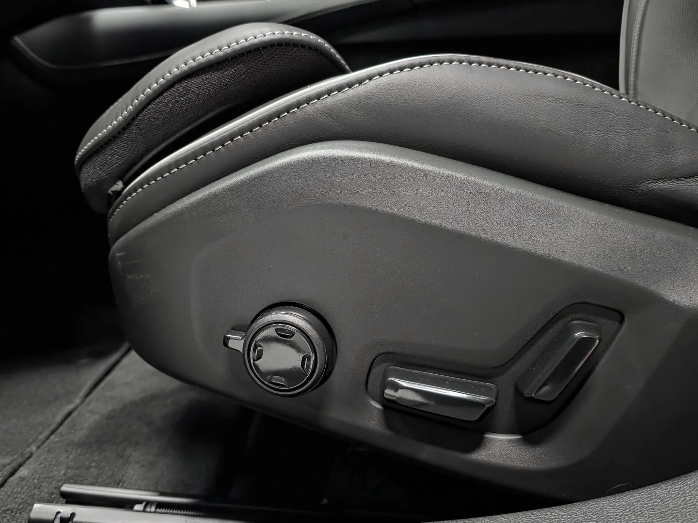 Autokuva 15 - MRS-594