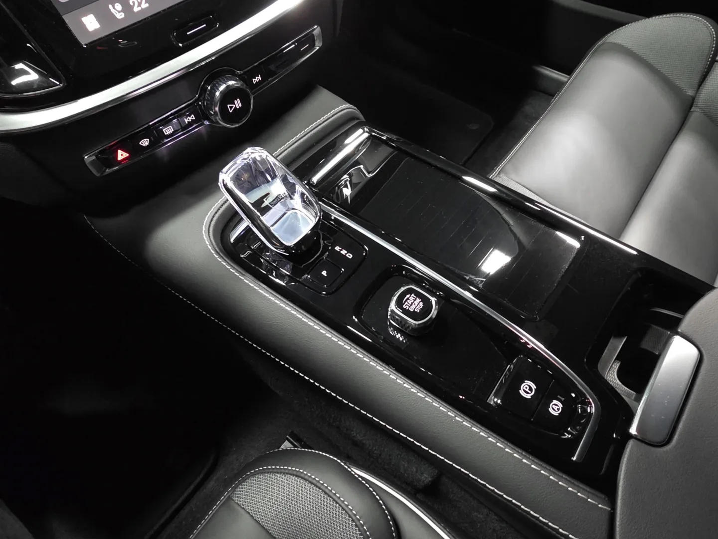 Autokuva 13 - MRS-594