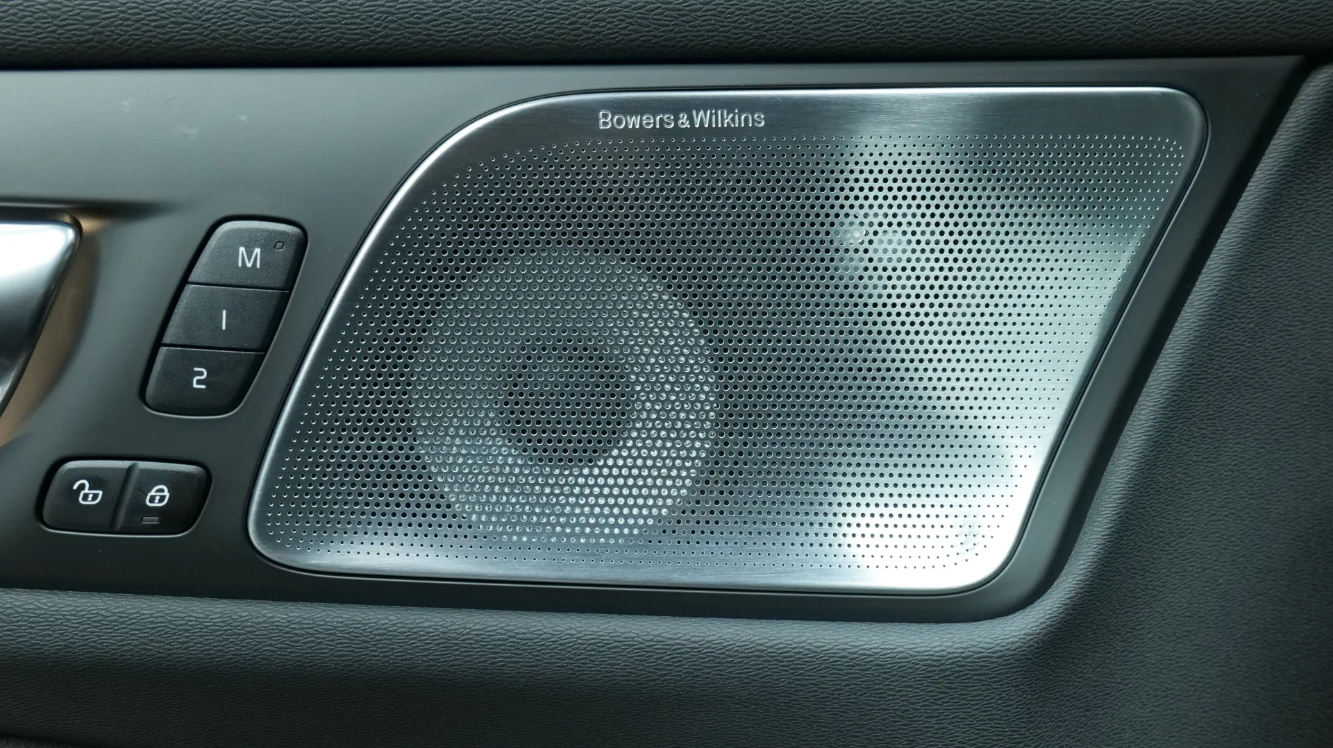 Autokuva 10 - MRT-714