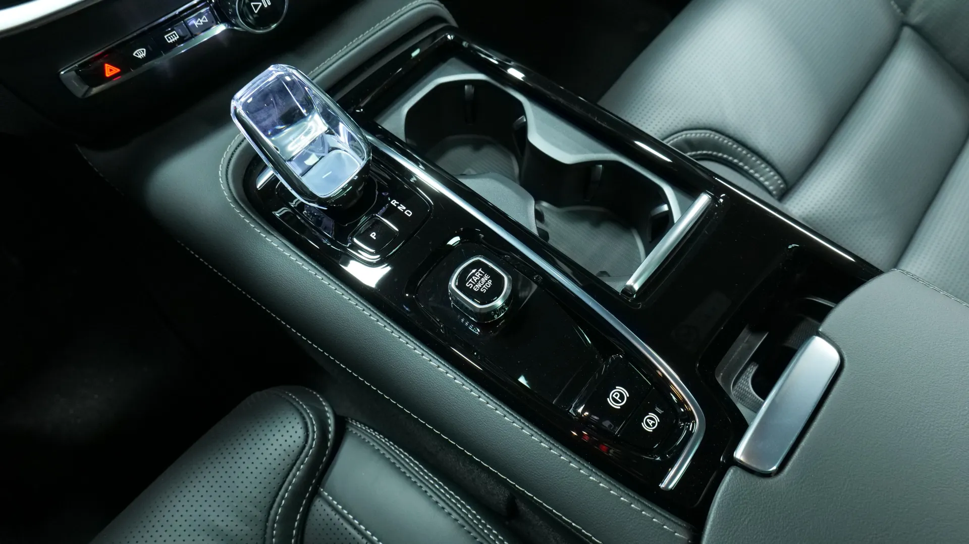 Autokuva 9 - MRT-714