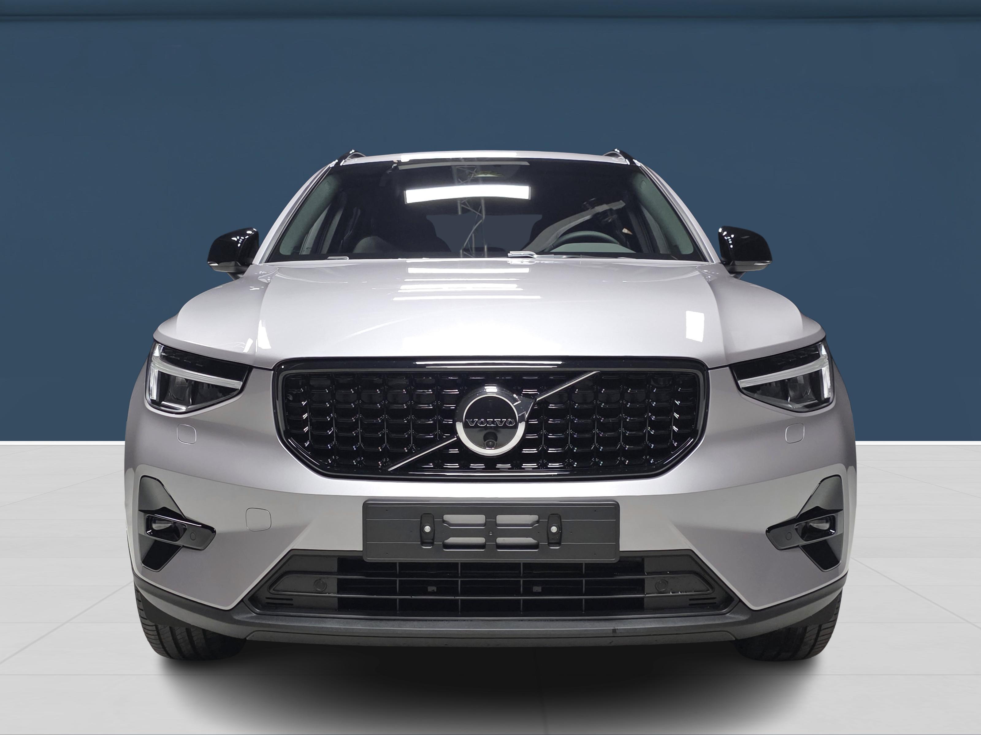 Volvo XC40 B3 MHEV Plus 2027, bild 2/15
