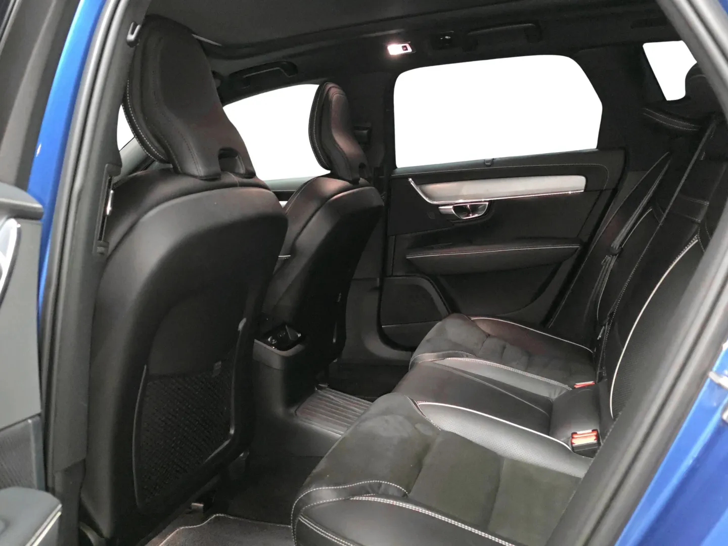 Autokuva 9 - MUZ-974