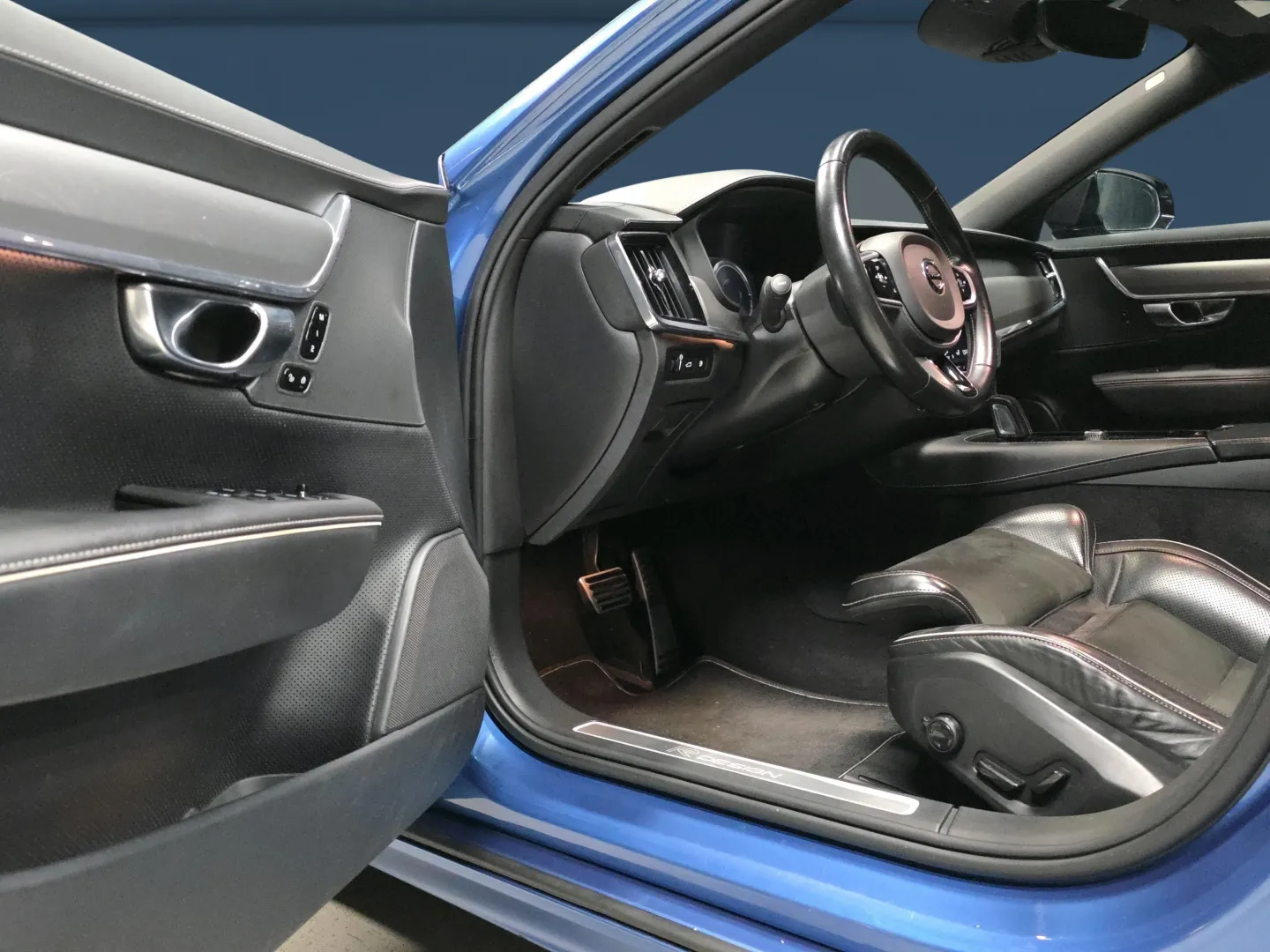 Autokuva 15 - MUZ-974