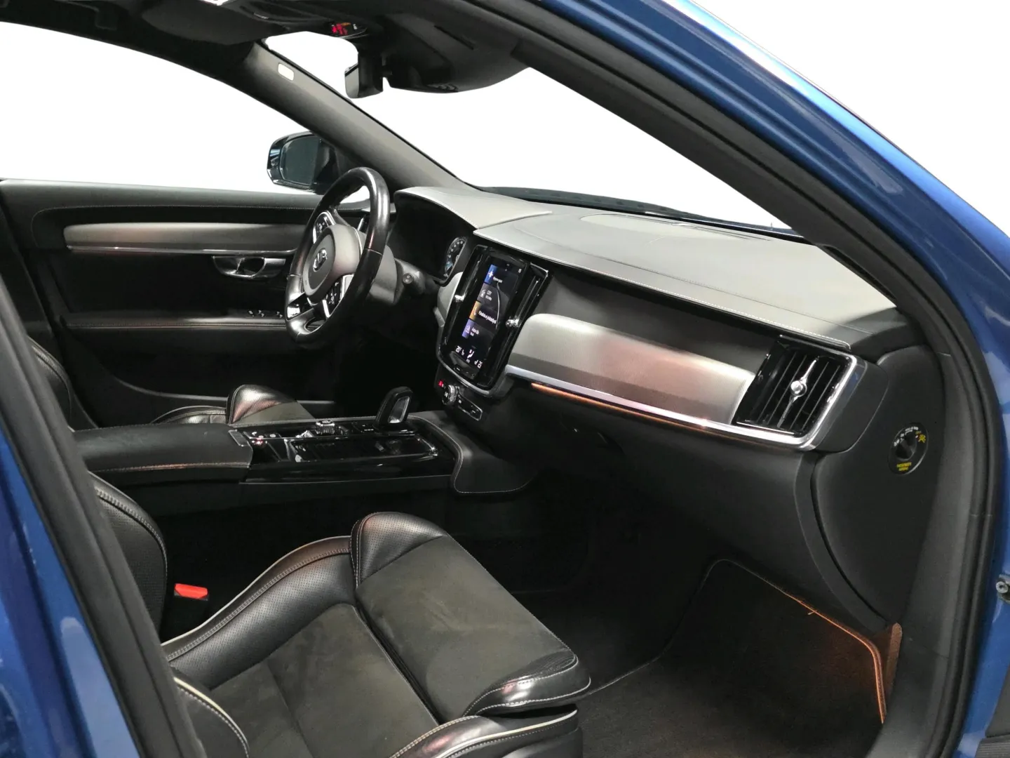 Autokuva 16 - MUZ-974