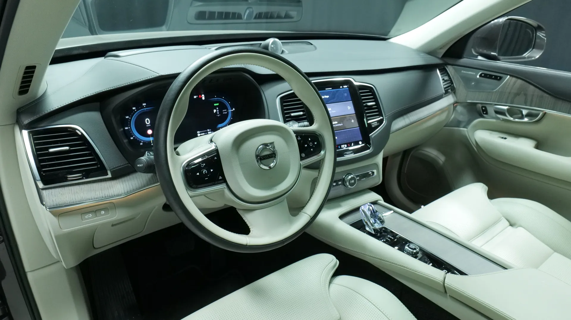 Autokuva 13 - MVJ-643