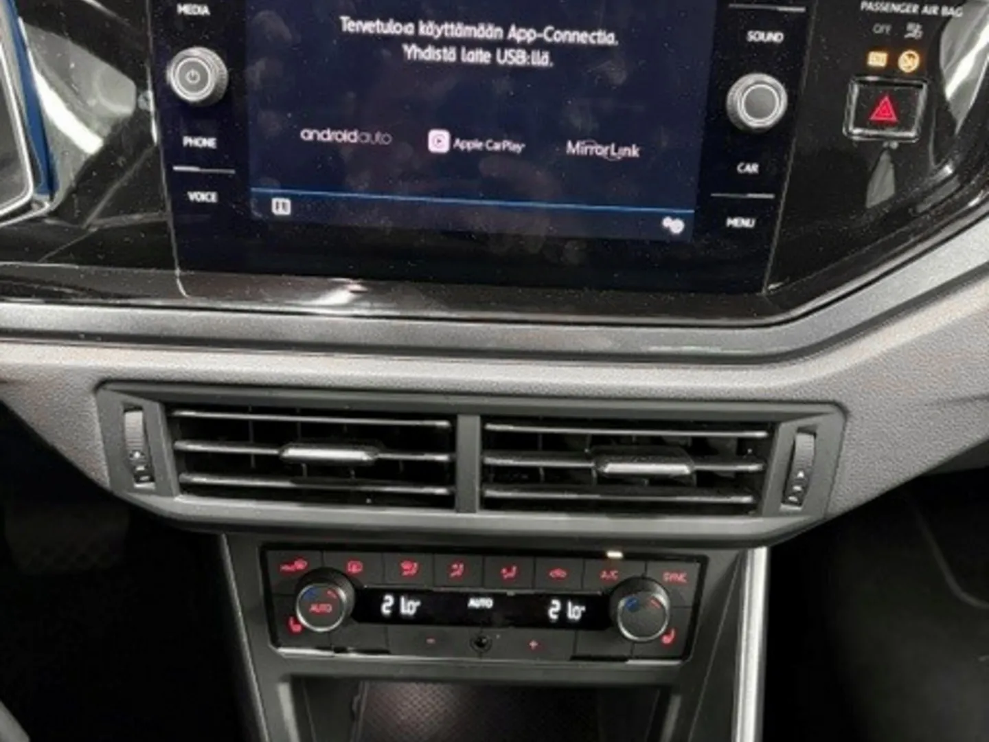 Autokuva 11 - MVZ-215