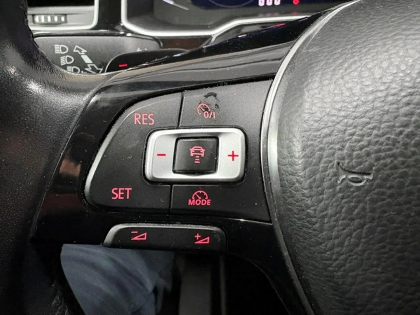 Autokuva 10 - MVZ-215