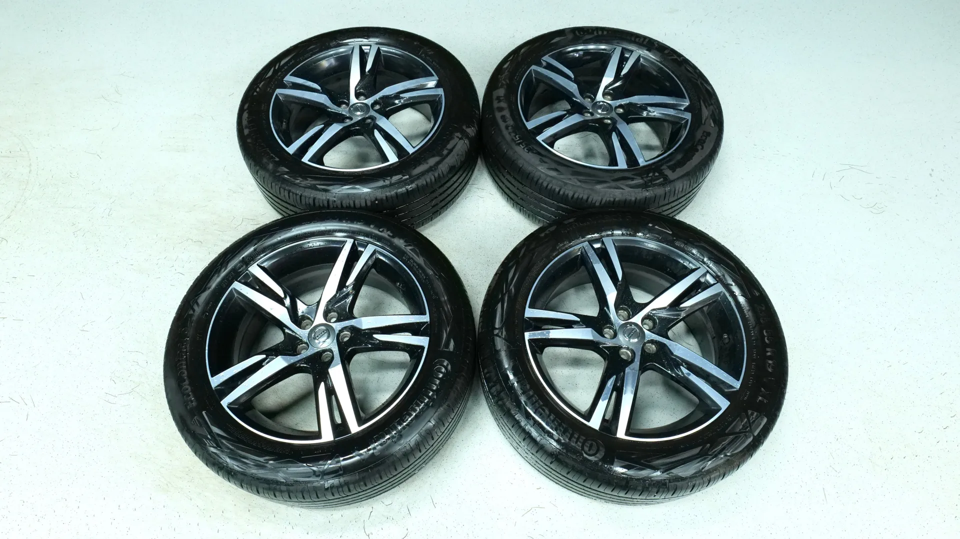 Autokuva 20 - MYS-970