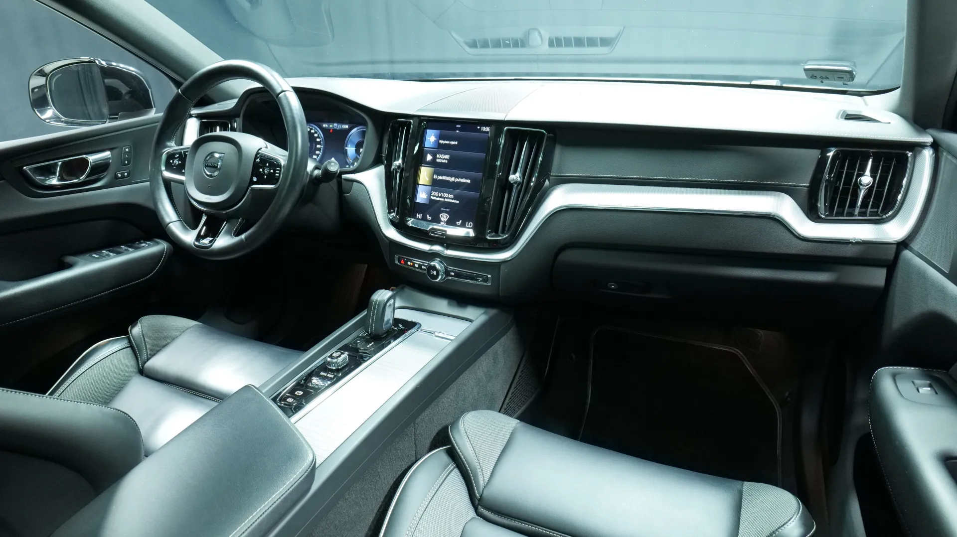 Autokuva 19 - MYS-970