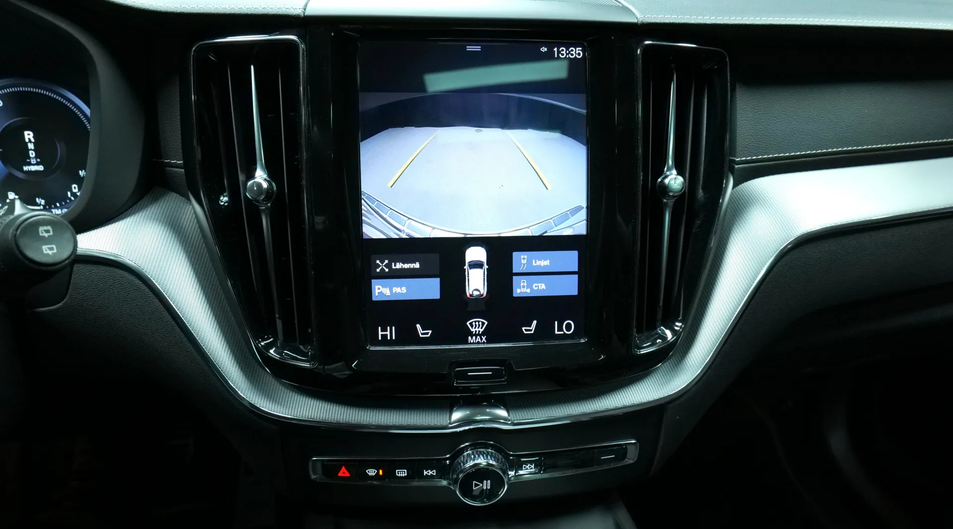 Autokuva 9 - MYS-970