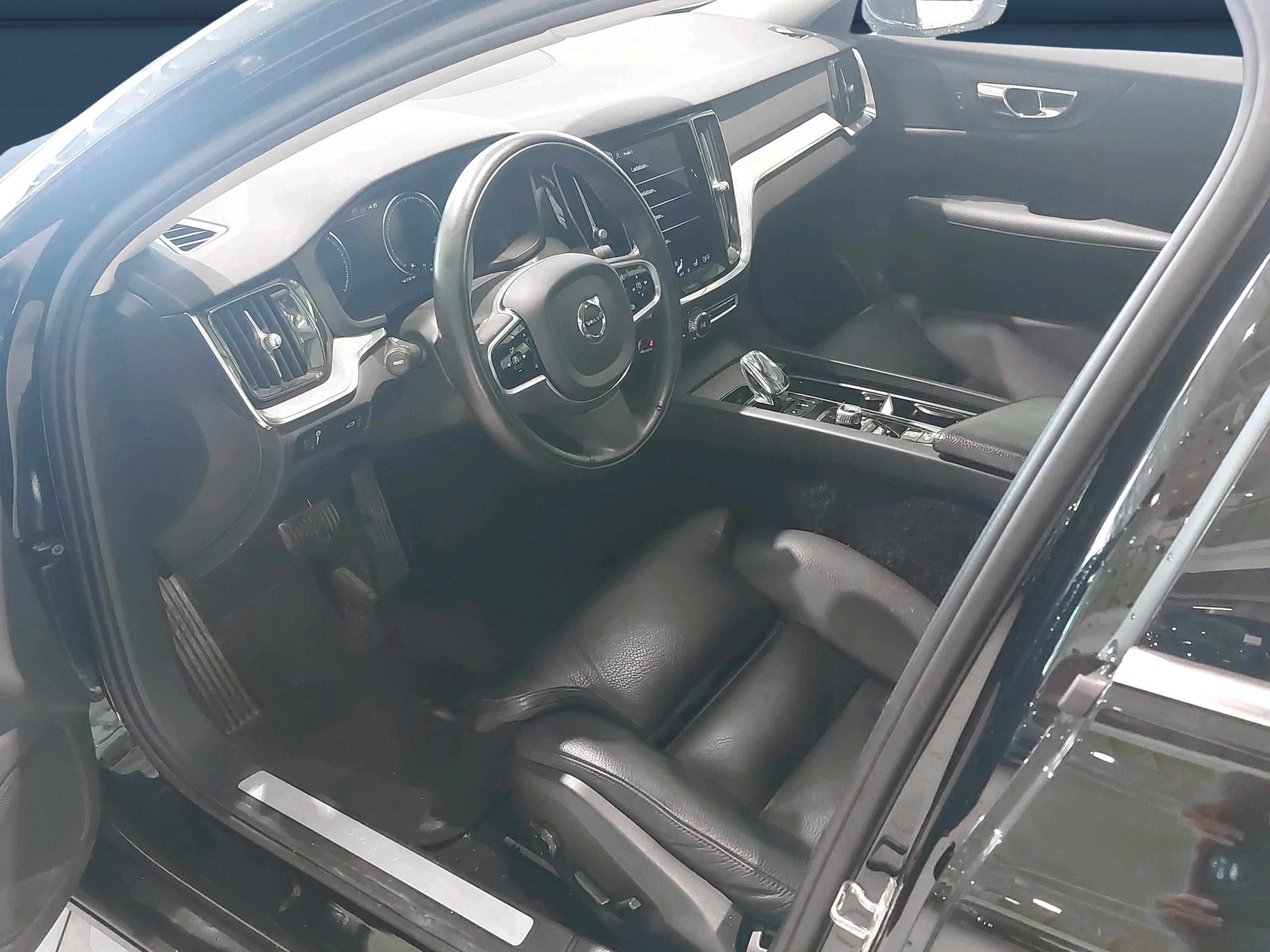 Volvo S60 2021, photo 3/3