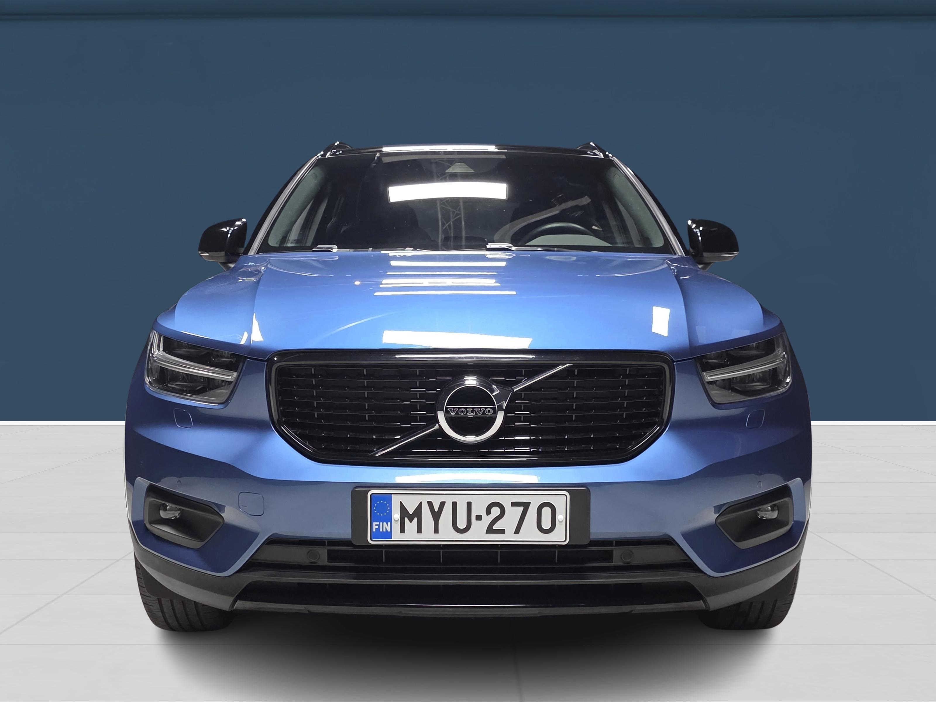 Volvo XC40 2021, photo 2/18