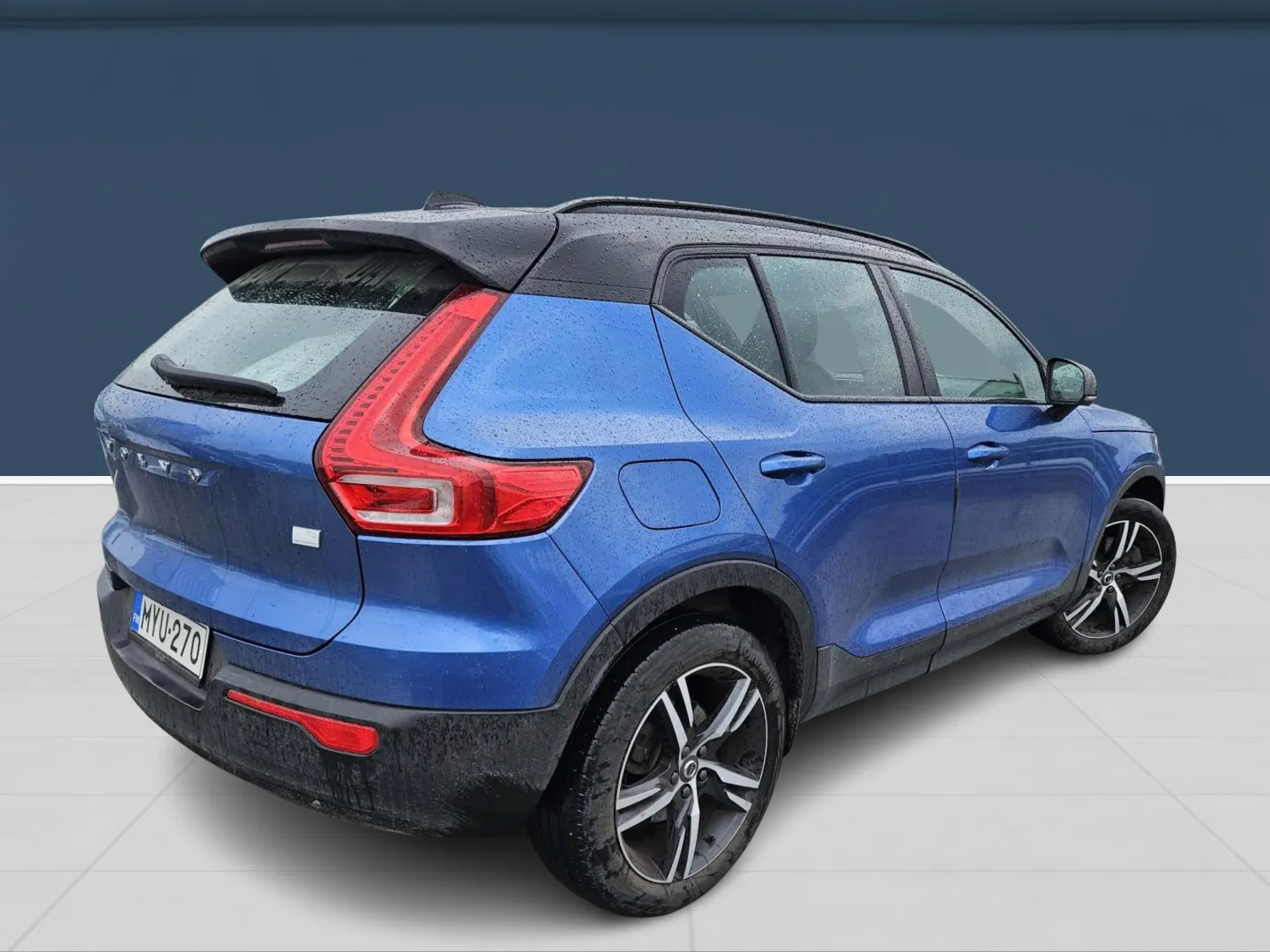 Autokuva 2 - MYU-270