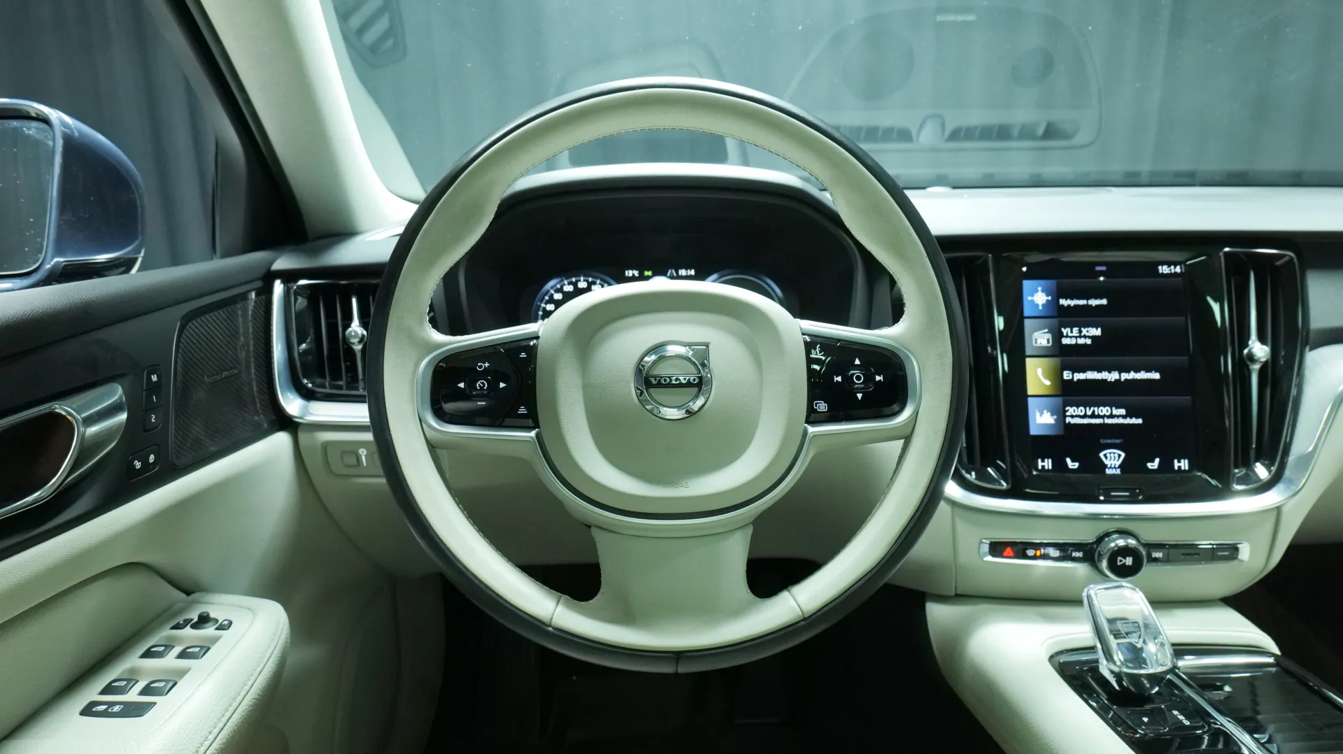 Autokuva 16 - MYX-598