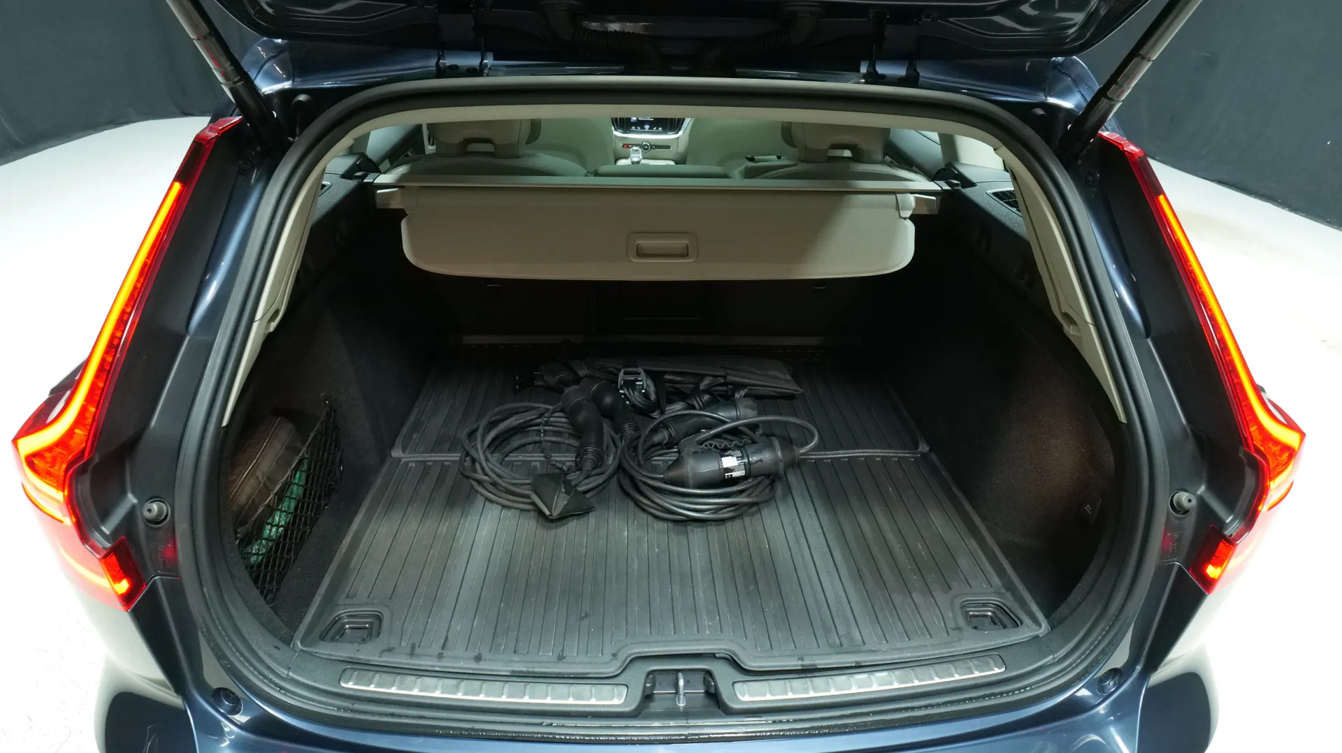 Autokuva 18 - MYX-598