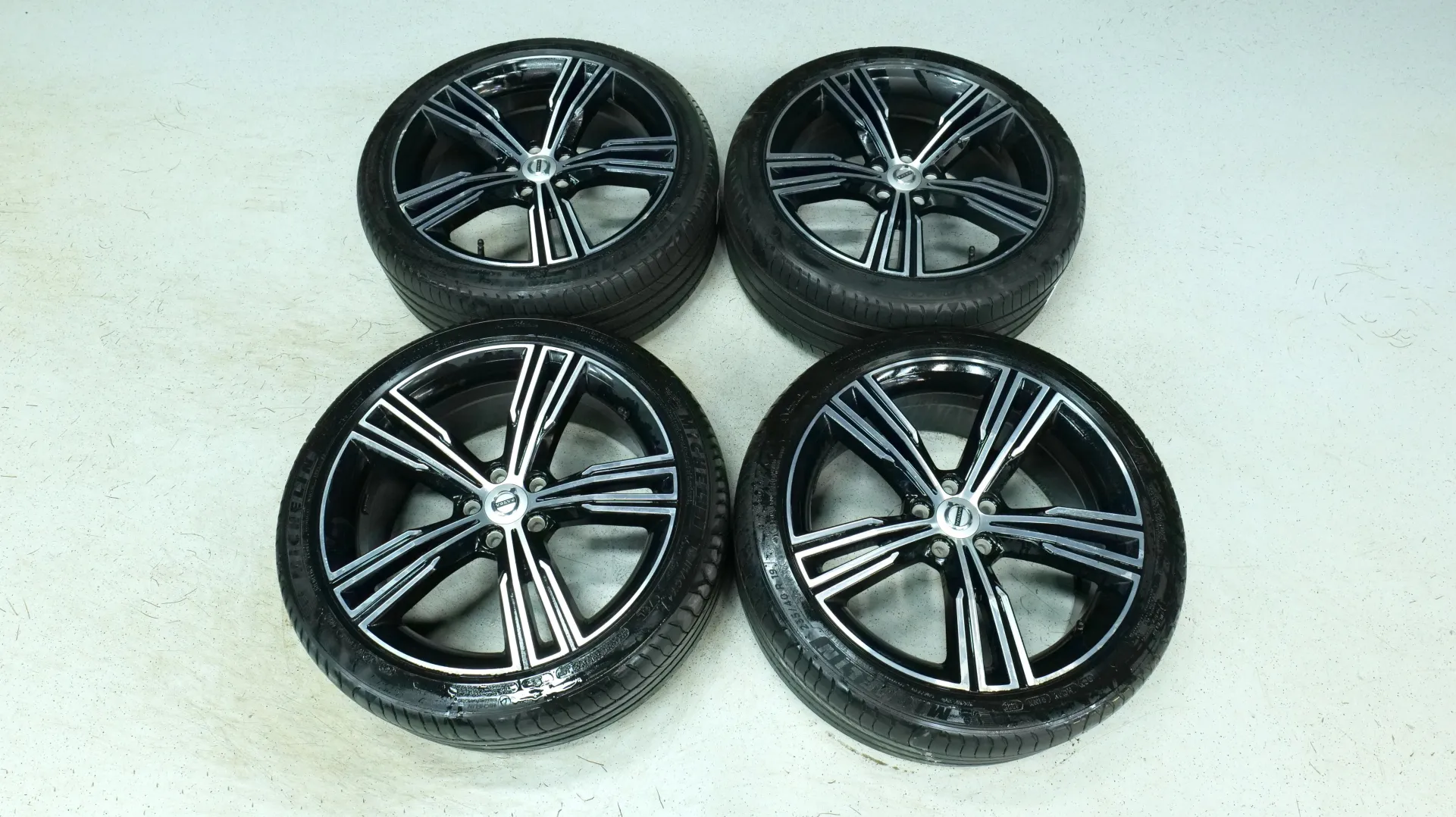 Autokuva 21 - MYX-598