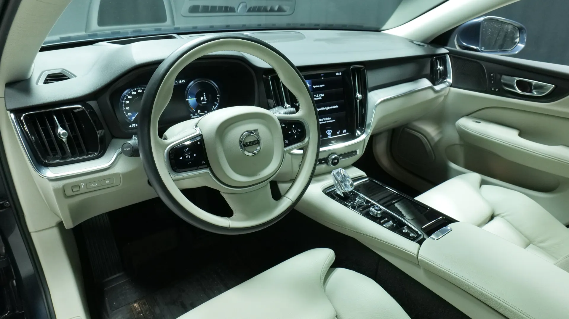 Autokuva 14 - MYX-598