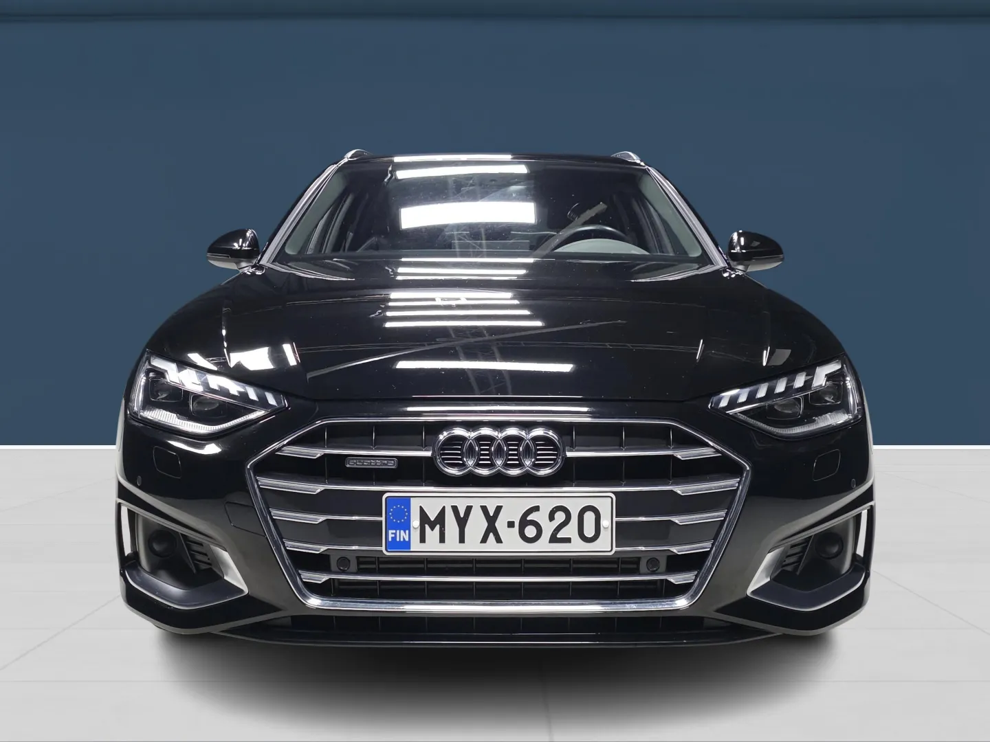 Autokuva 2 - MYX-620