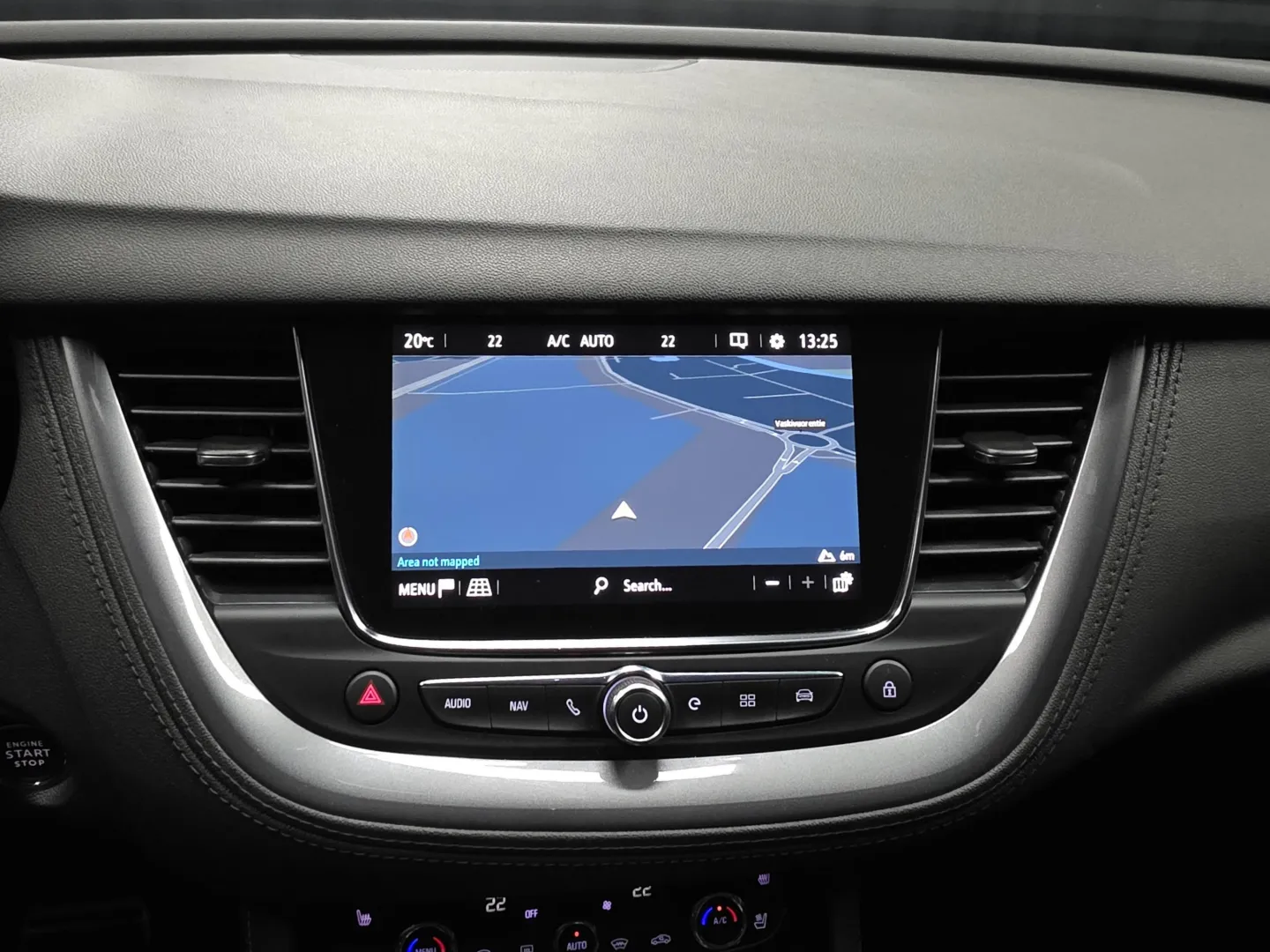 Autokuva 13 - MZF-676