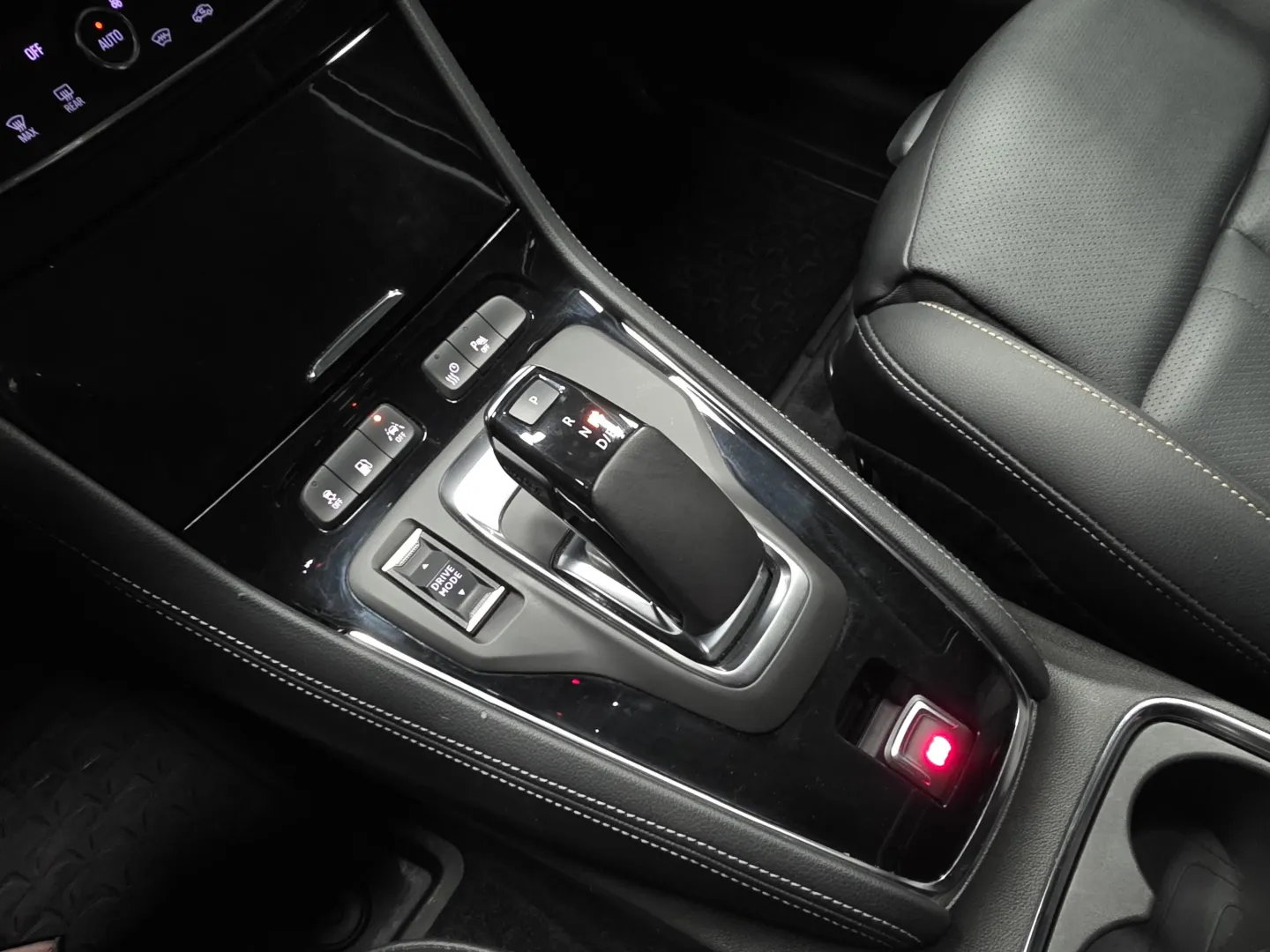 Autokuva 15 - MZF-676