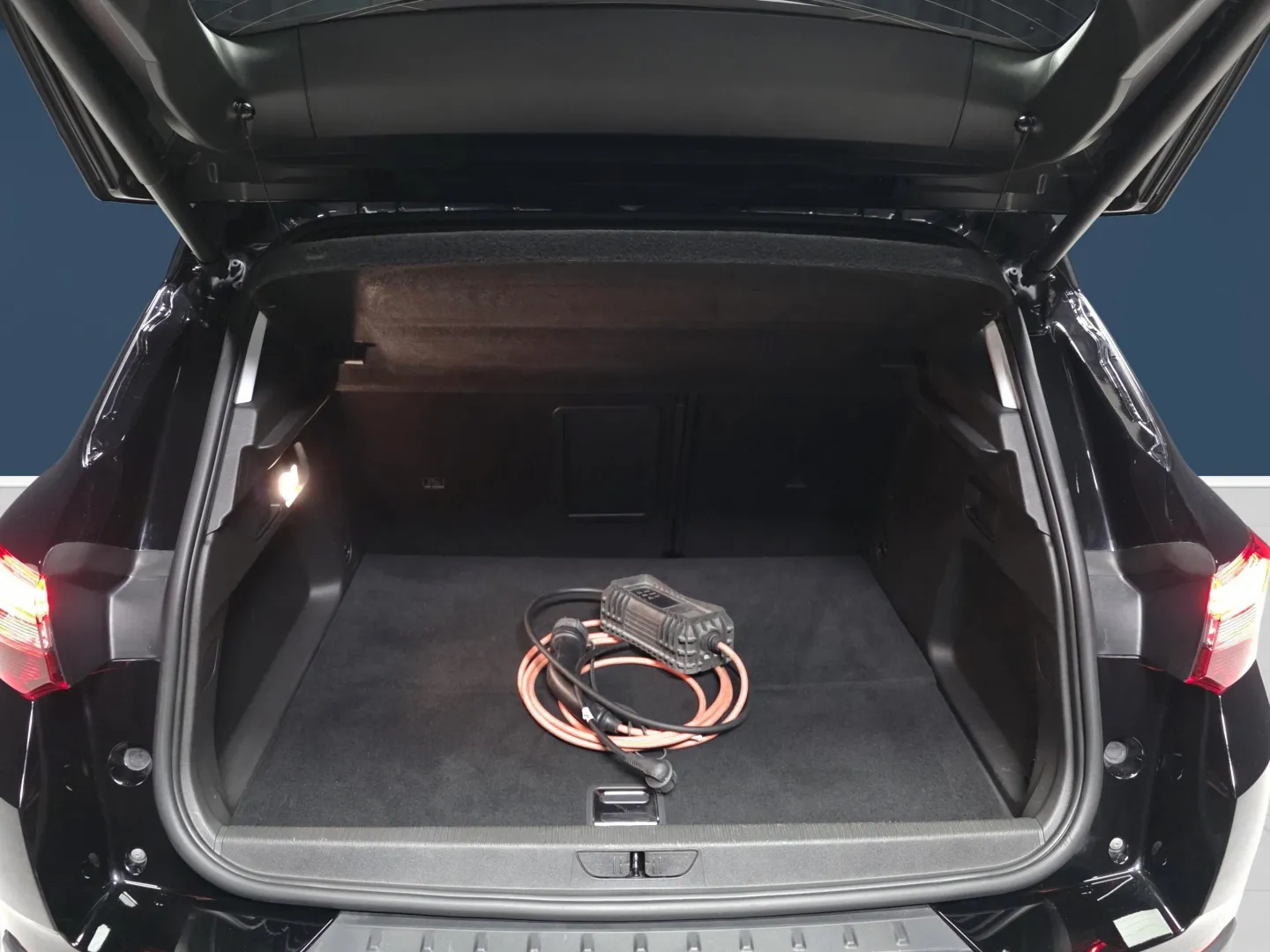 Autokuva 11 - MZF-676