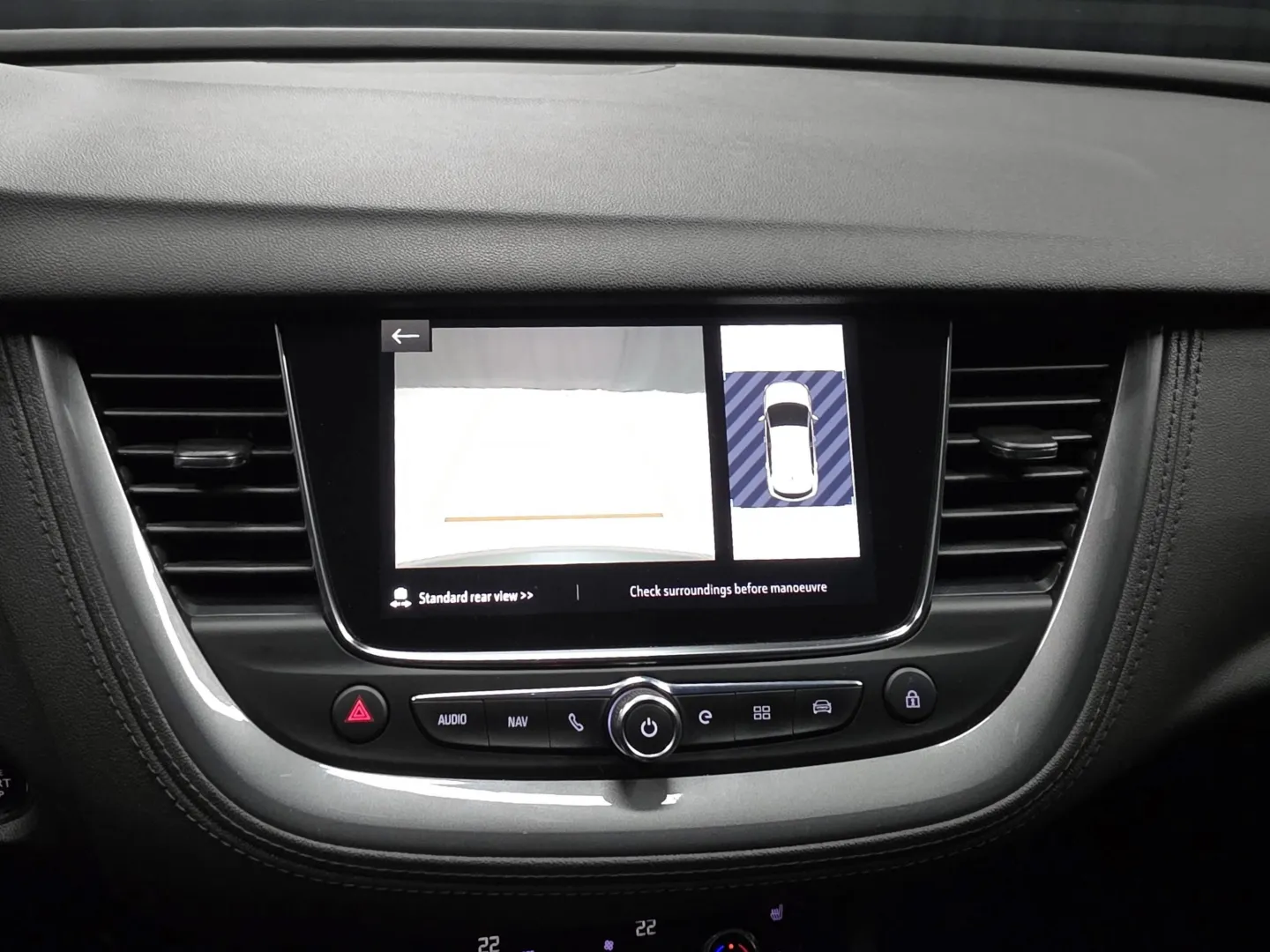 Autokuva 14 - MZF-676