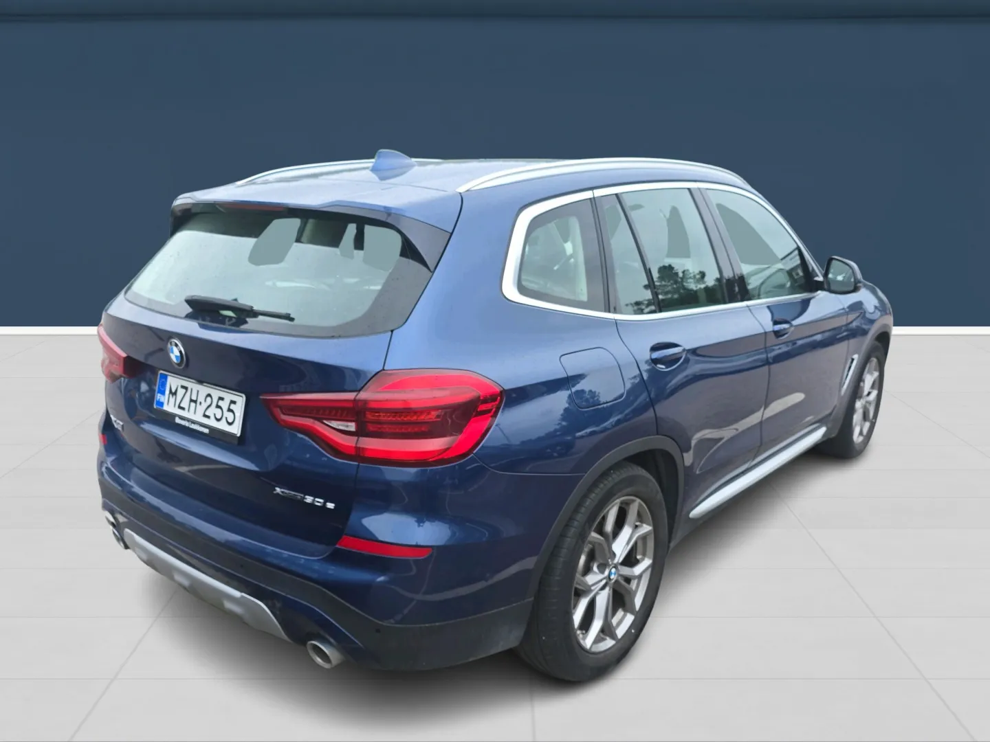 Autokuva 4 - MZH-255