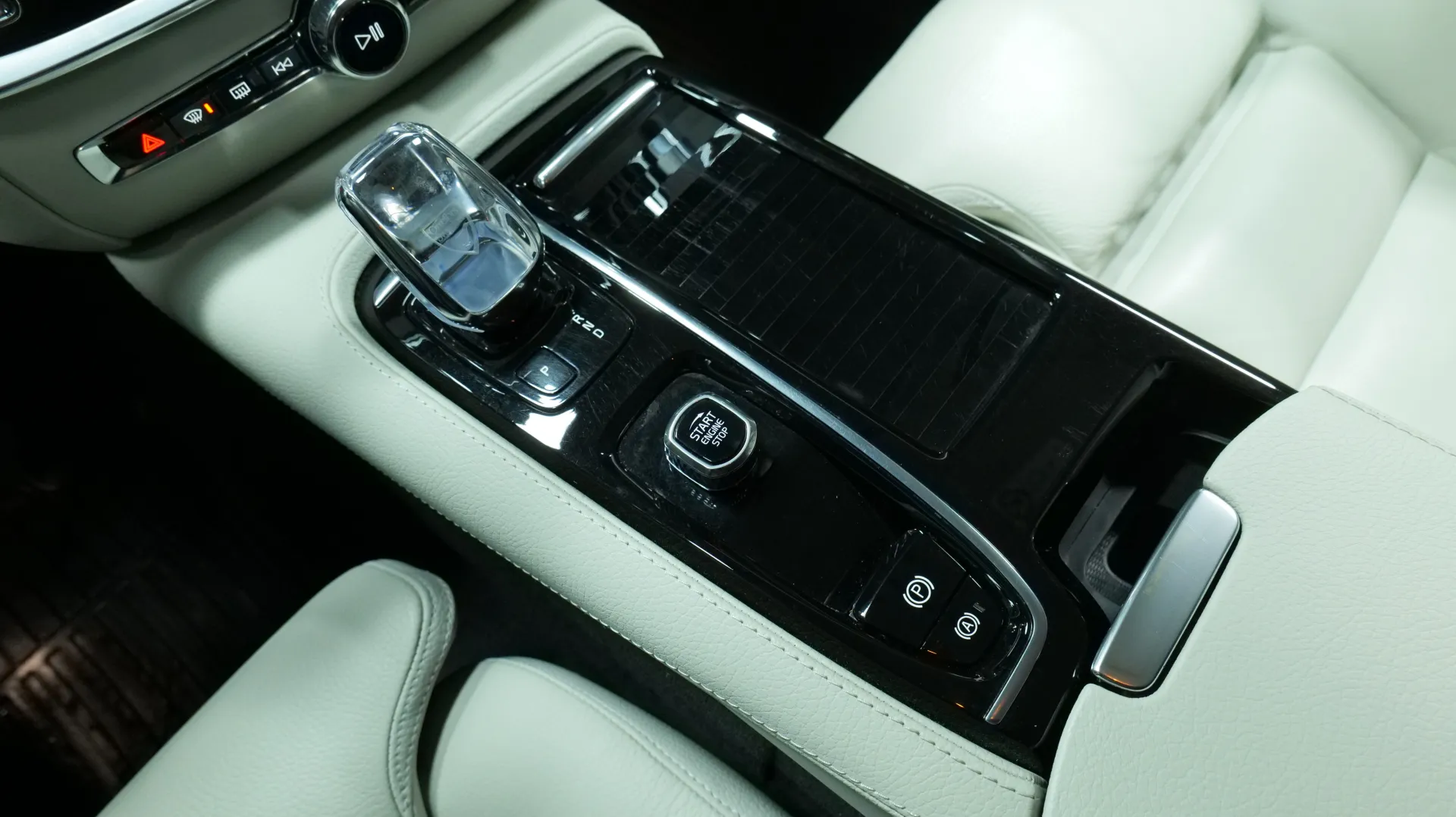 Autokuva 10 - MZJ-994