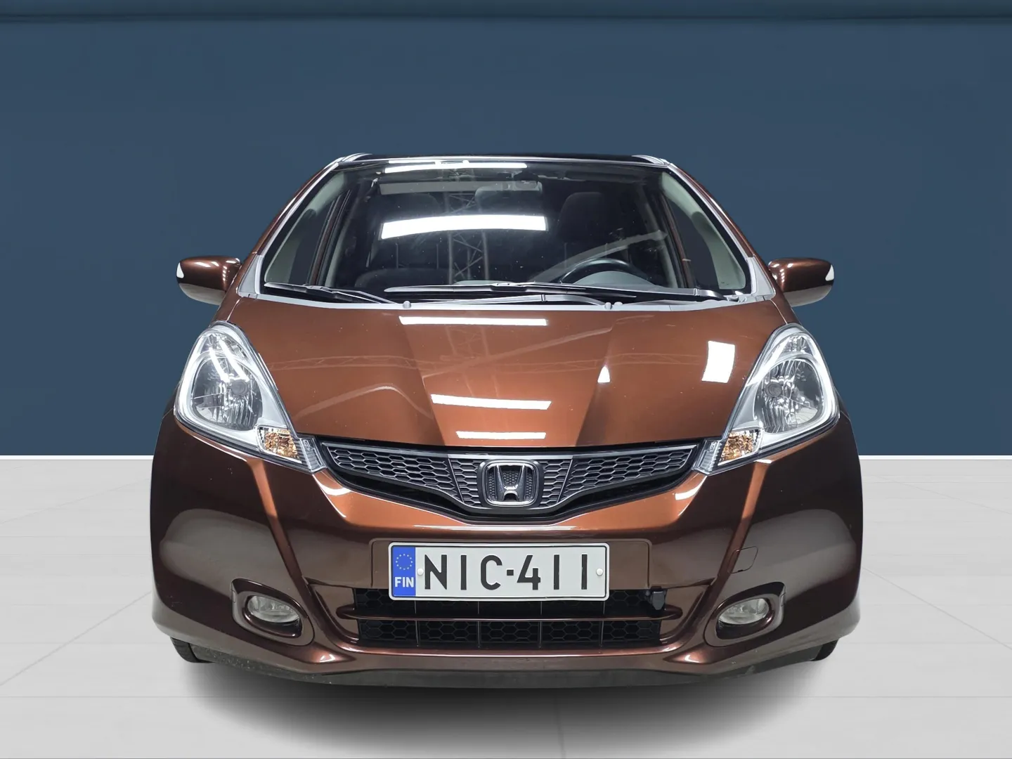Autokuva 2 - NIC-411
