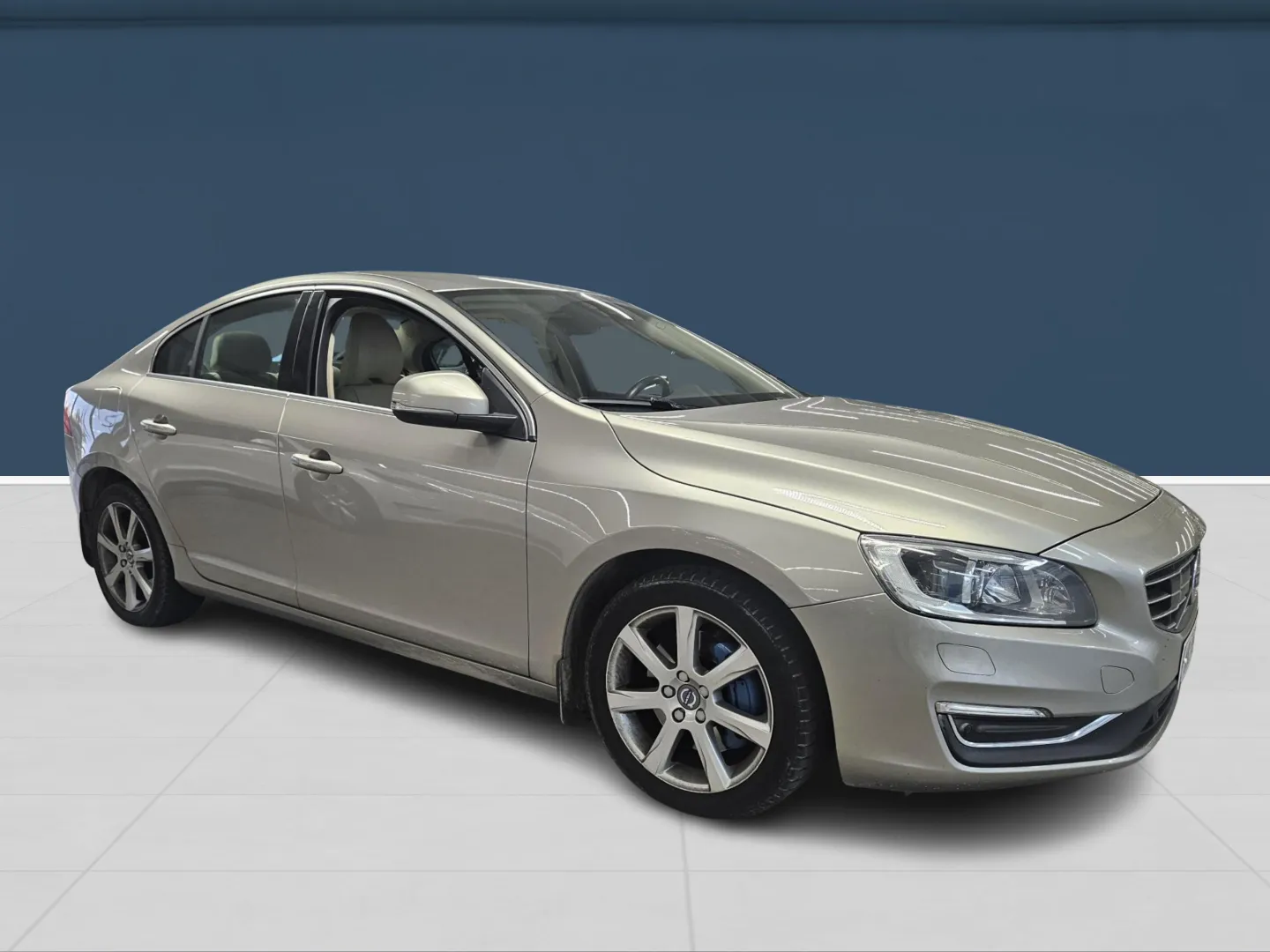 Autokuva 5 - NKF-630