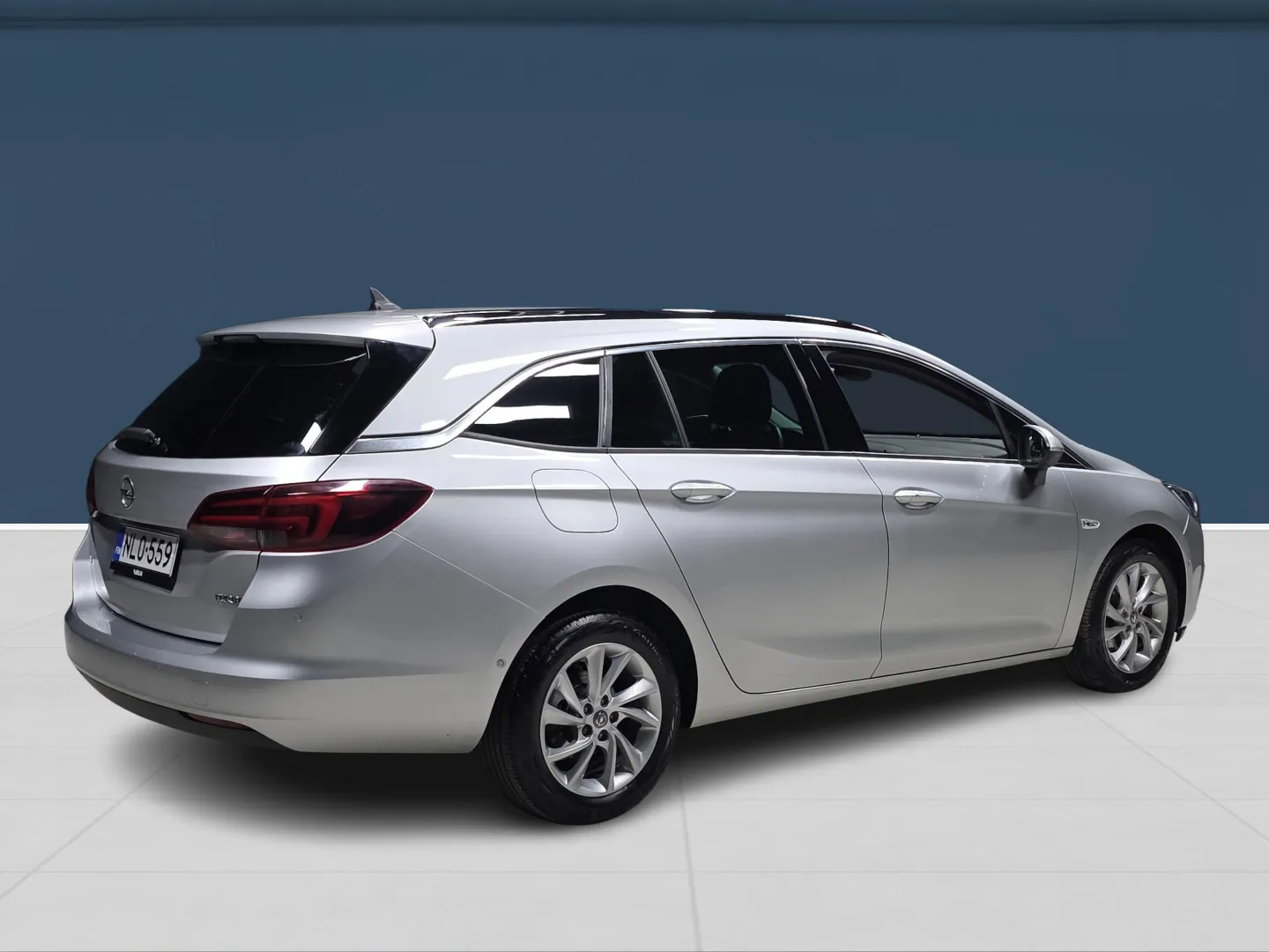 Autokuva 4 - NLO-559