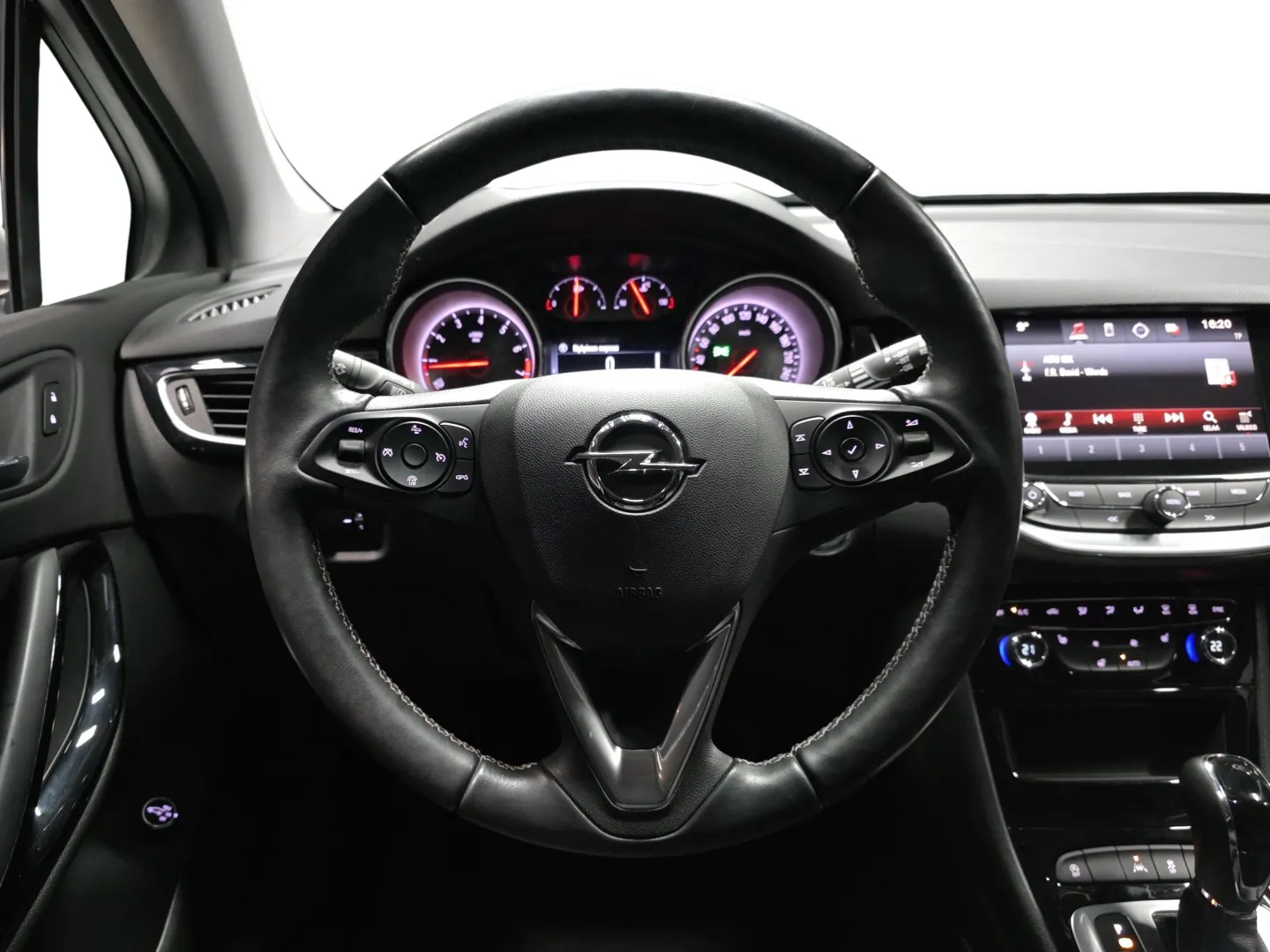 Autokuva 10 - NLO-559