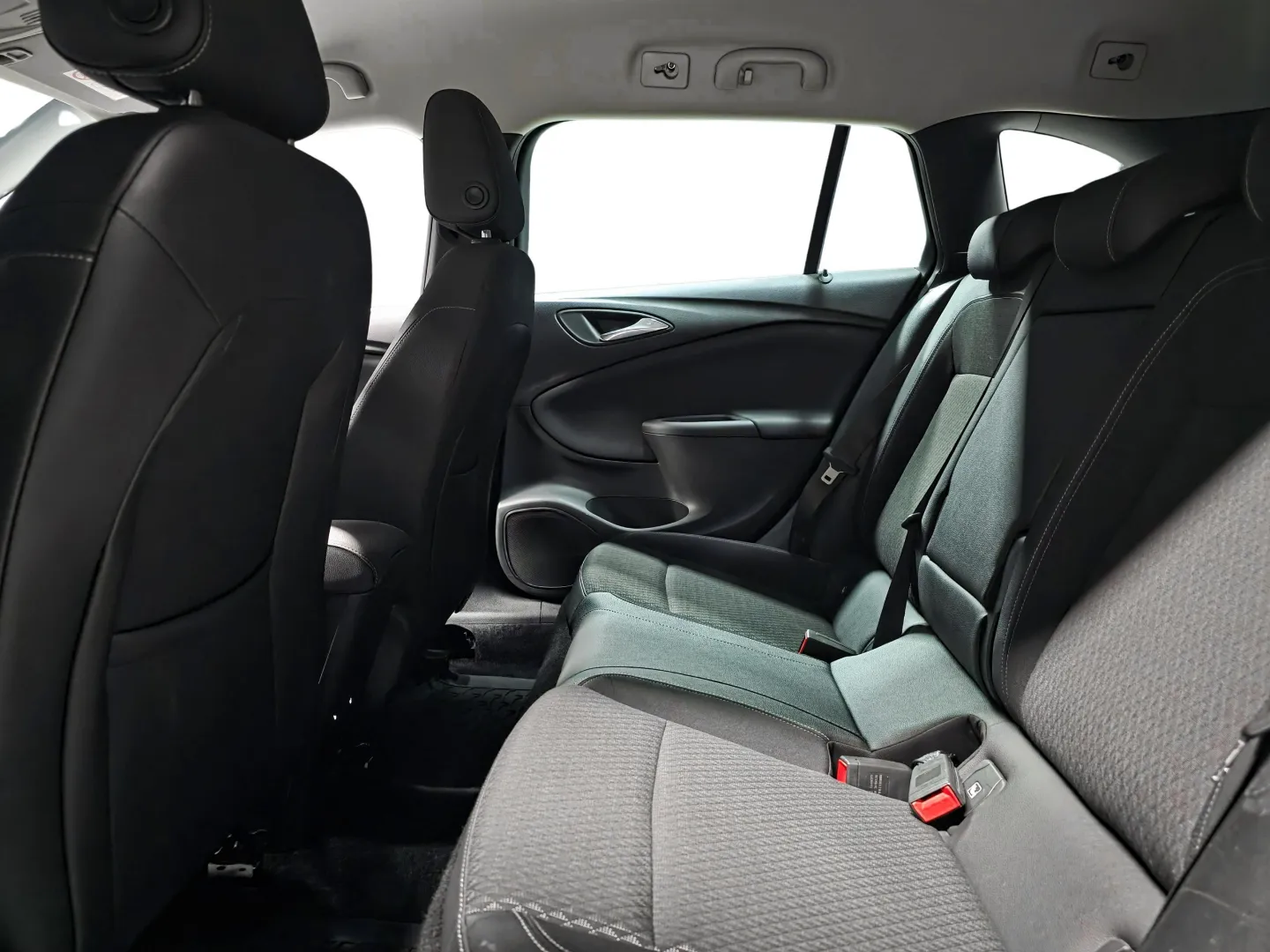 Autokuva 9 - NLO-559