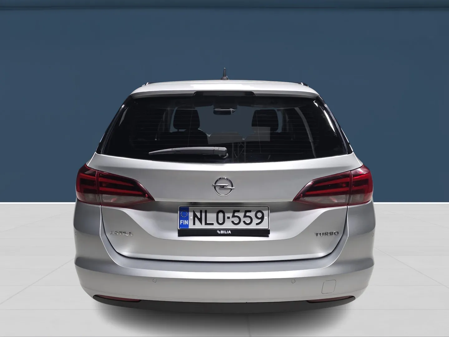 Autokuva 5 - NLO-559