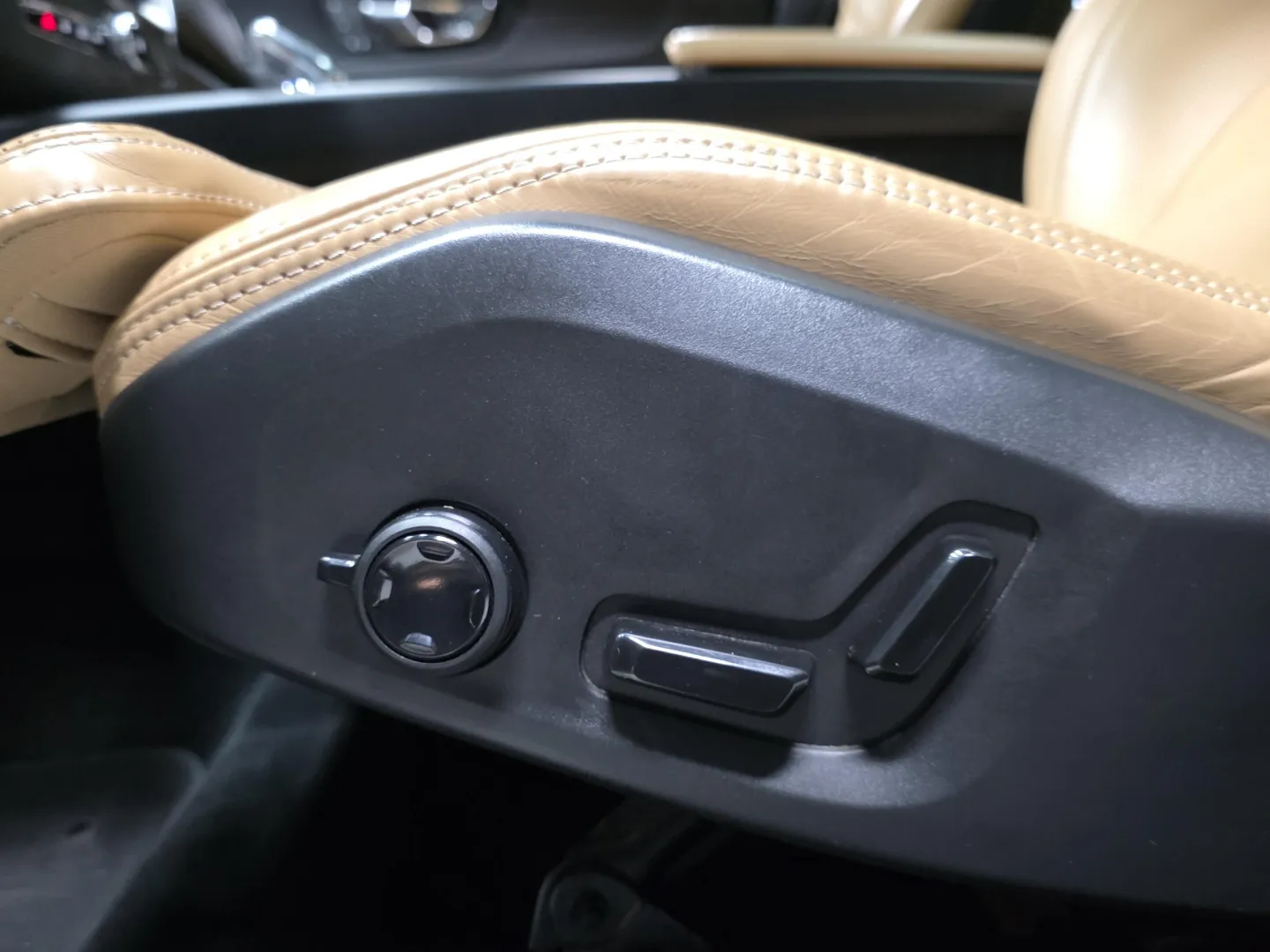 Autokuva 16 - NLP-161