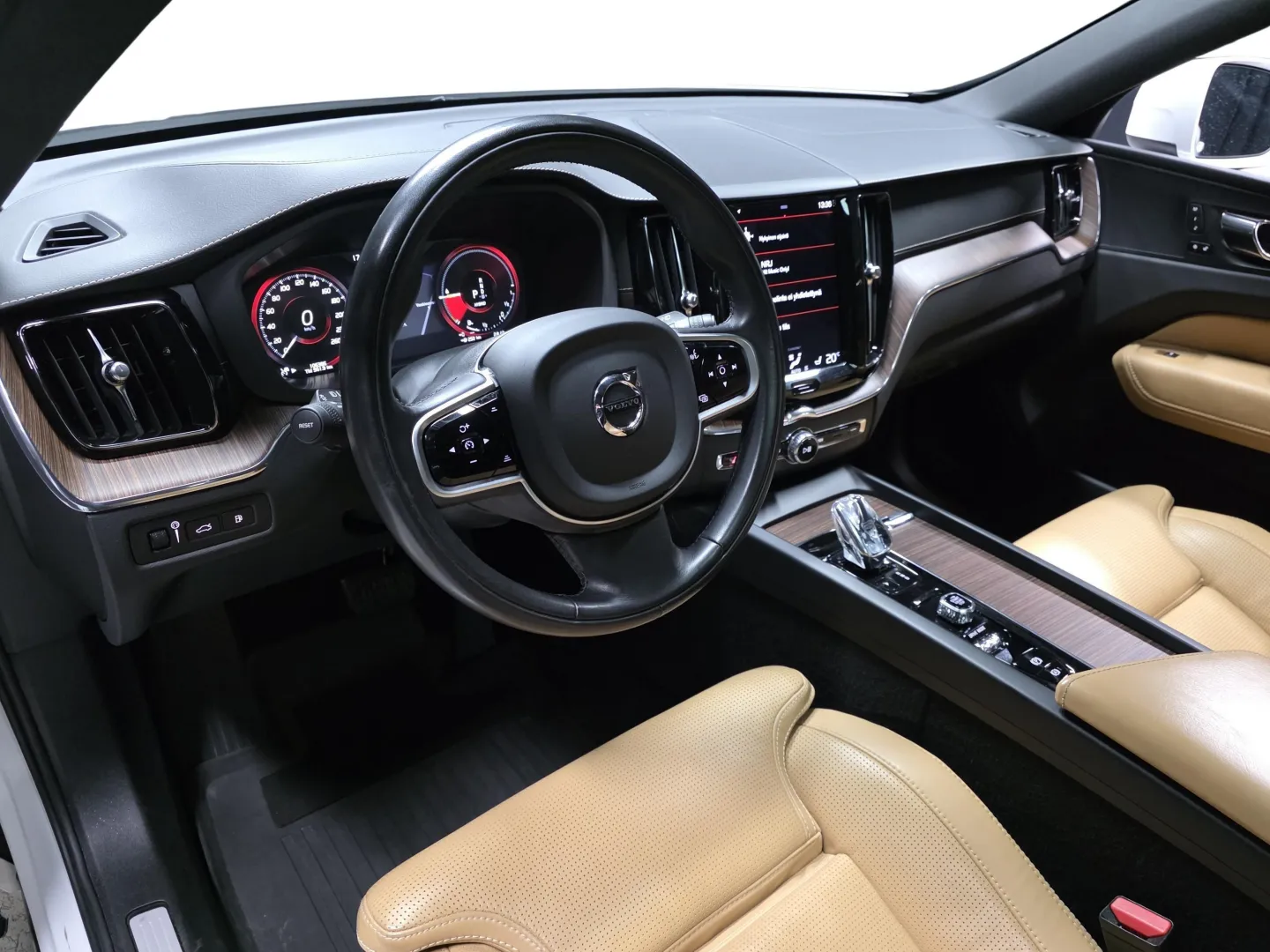 Autokuva 8 - NLP-161