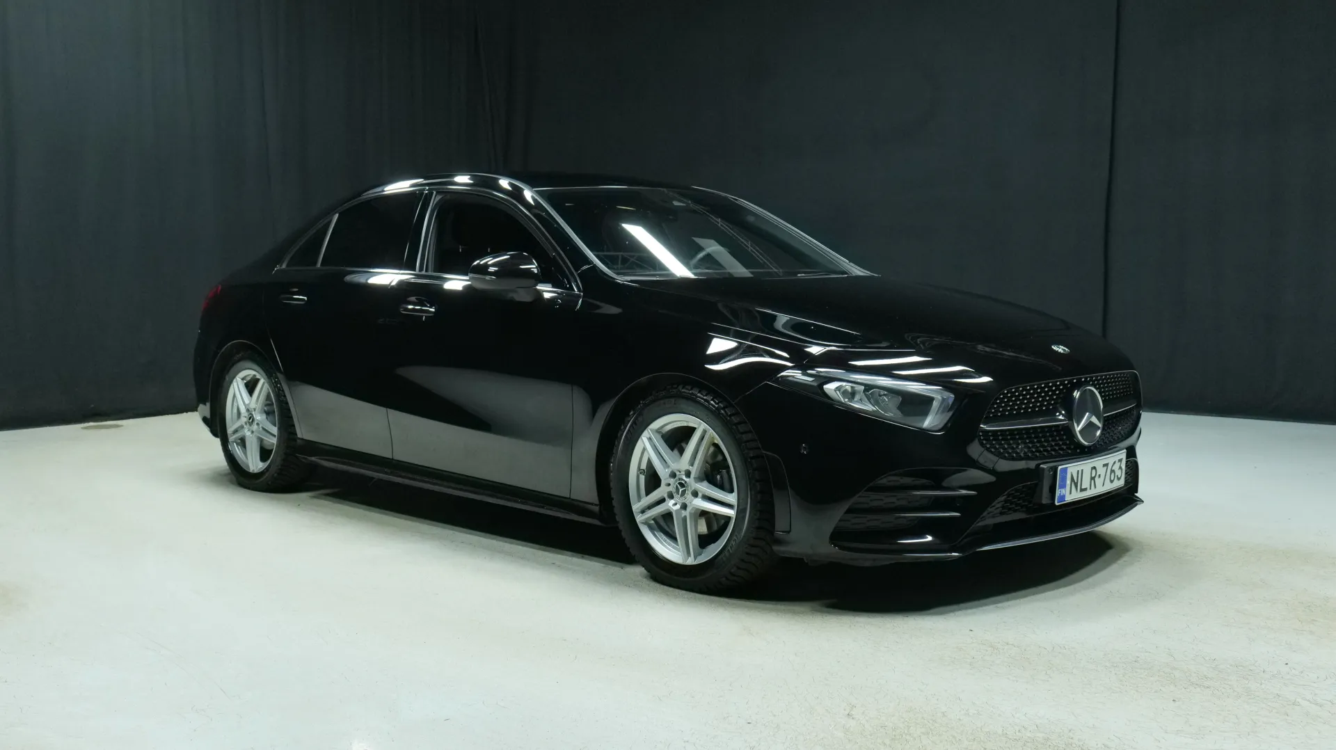 Autokuva 5 - NLR-763