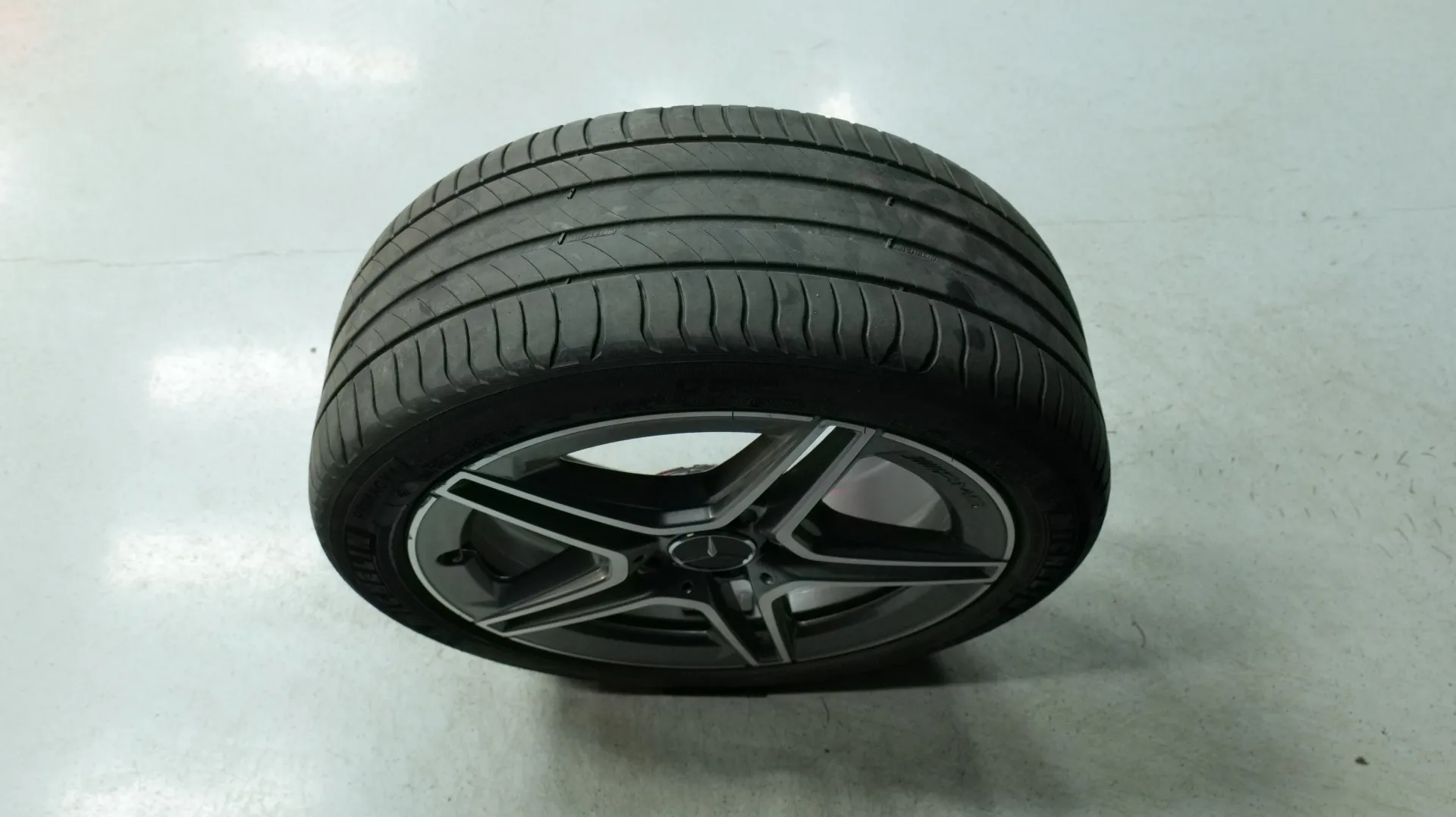 Autokuva 19 - NLR-763