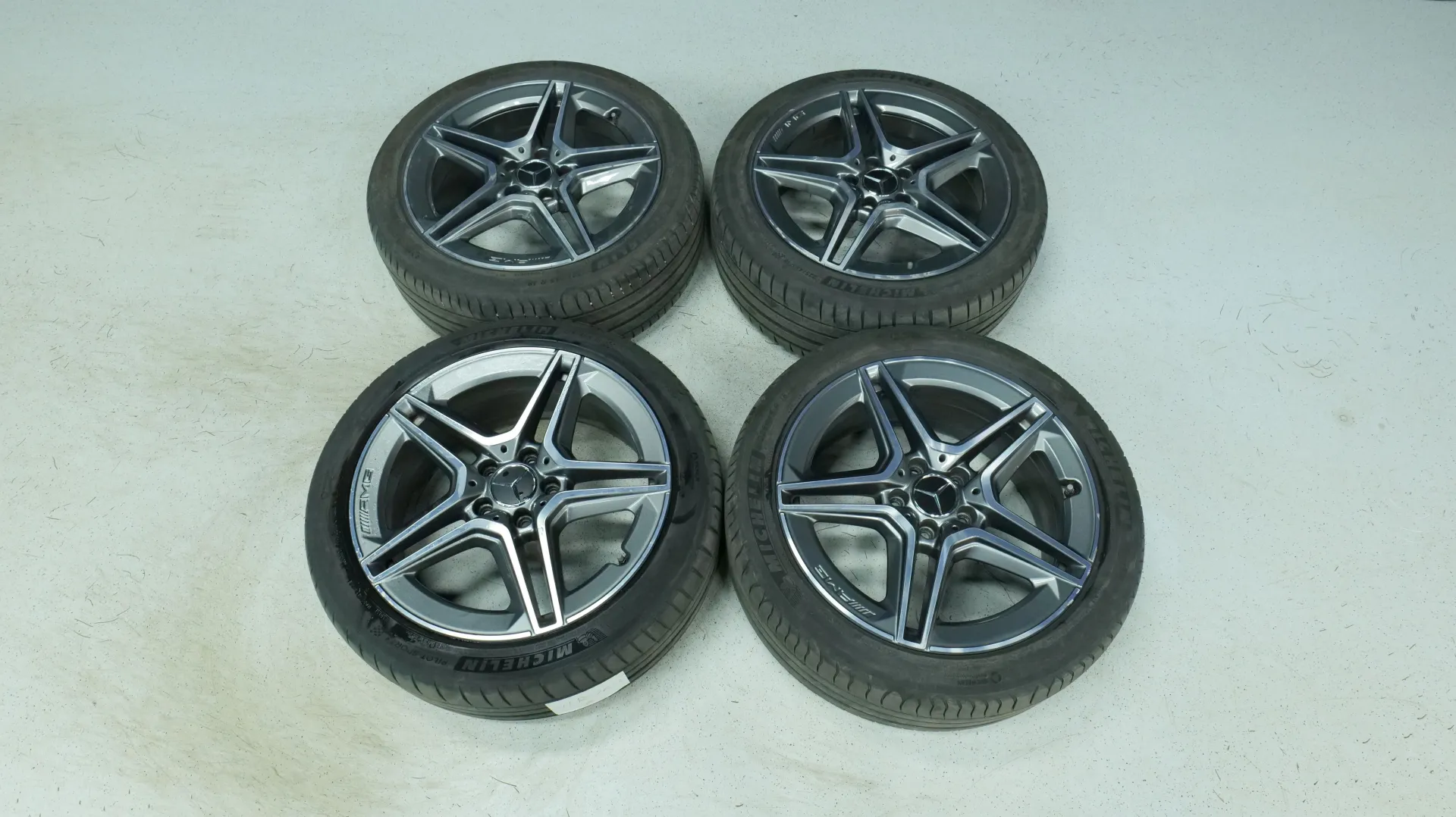 Autokuva 18 - NLR-763