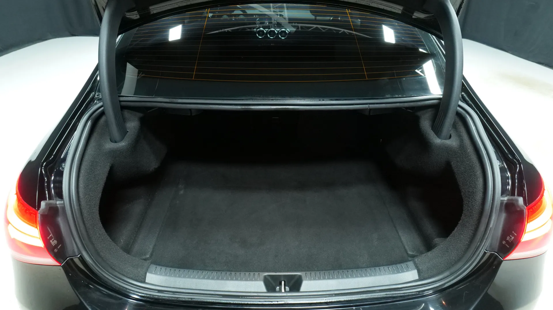 Autokuva 16 - NLR-763