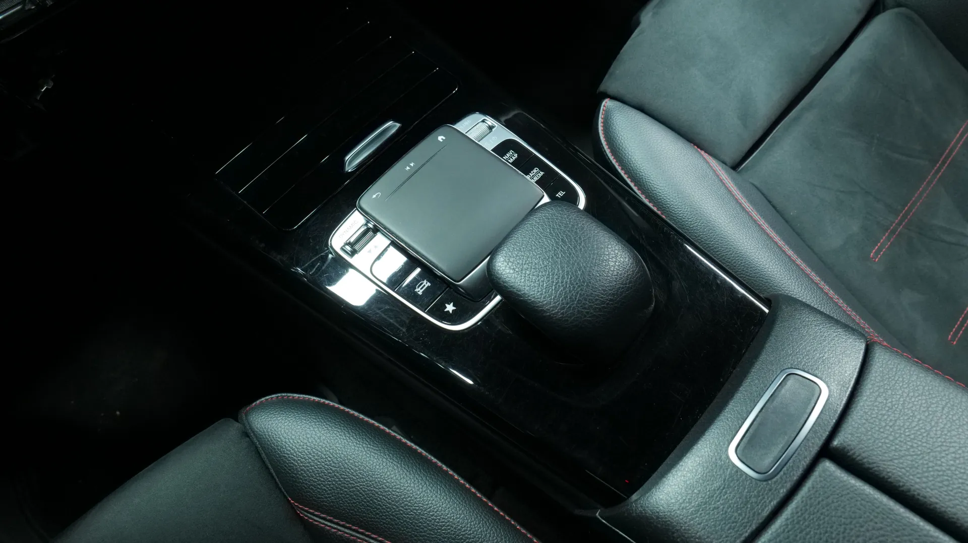 Autokuva 10 - NLR-763