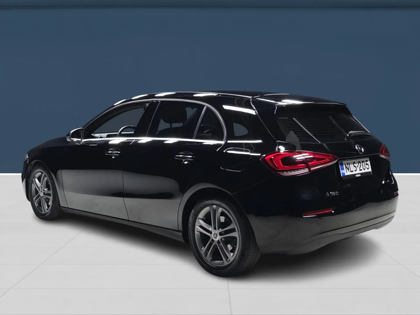 Autokuva 6 - NLS-205