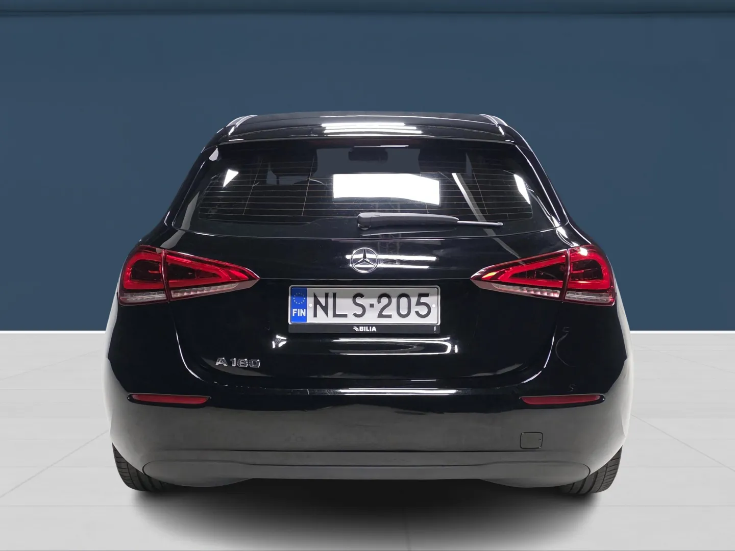 Autokuva 5 - NLS-205