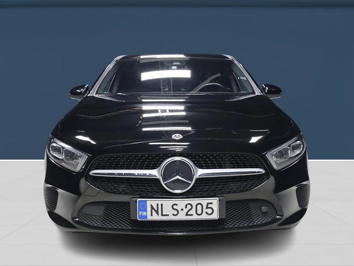 Autokuva 2 - NLS-205