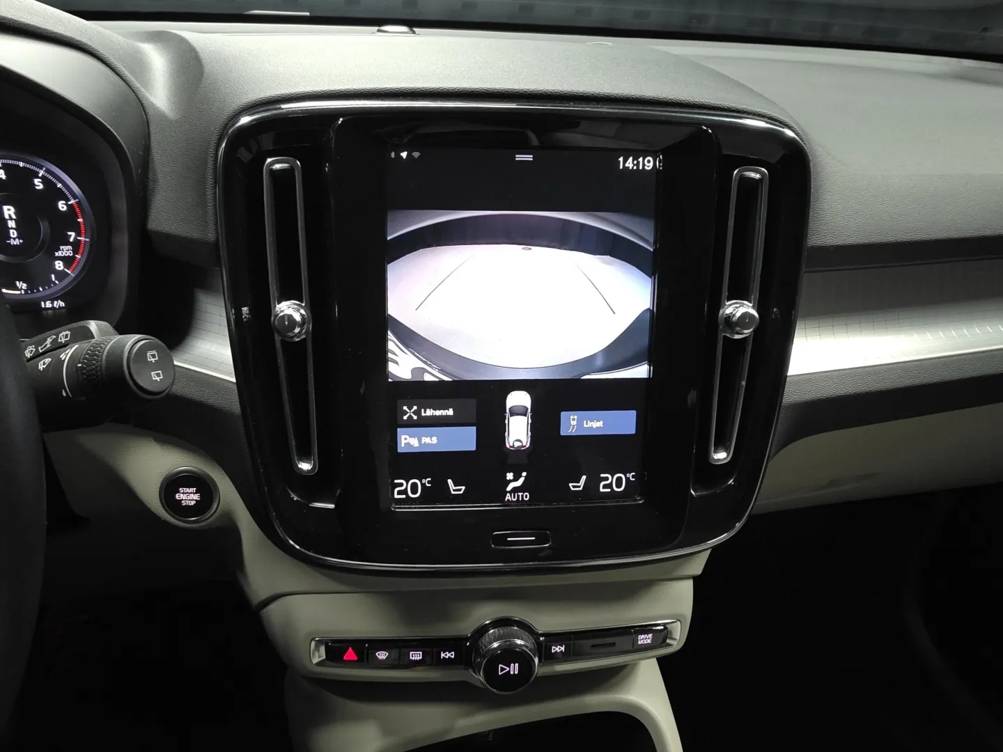 Autokuva 14 - NLZ-240