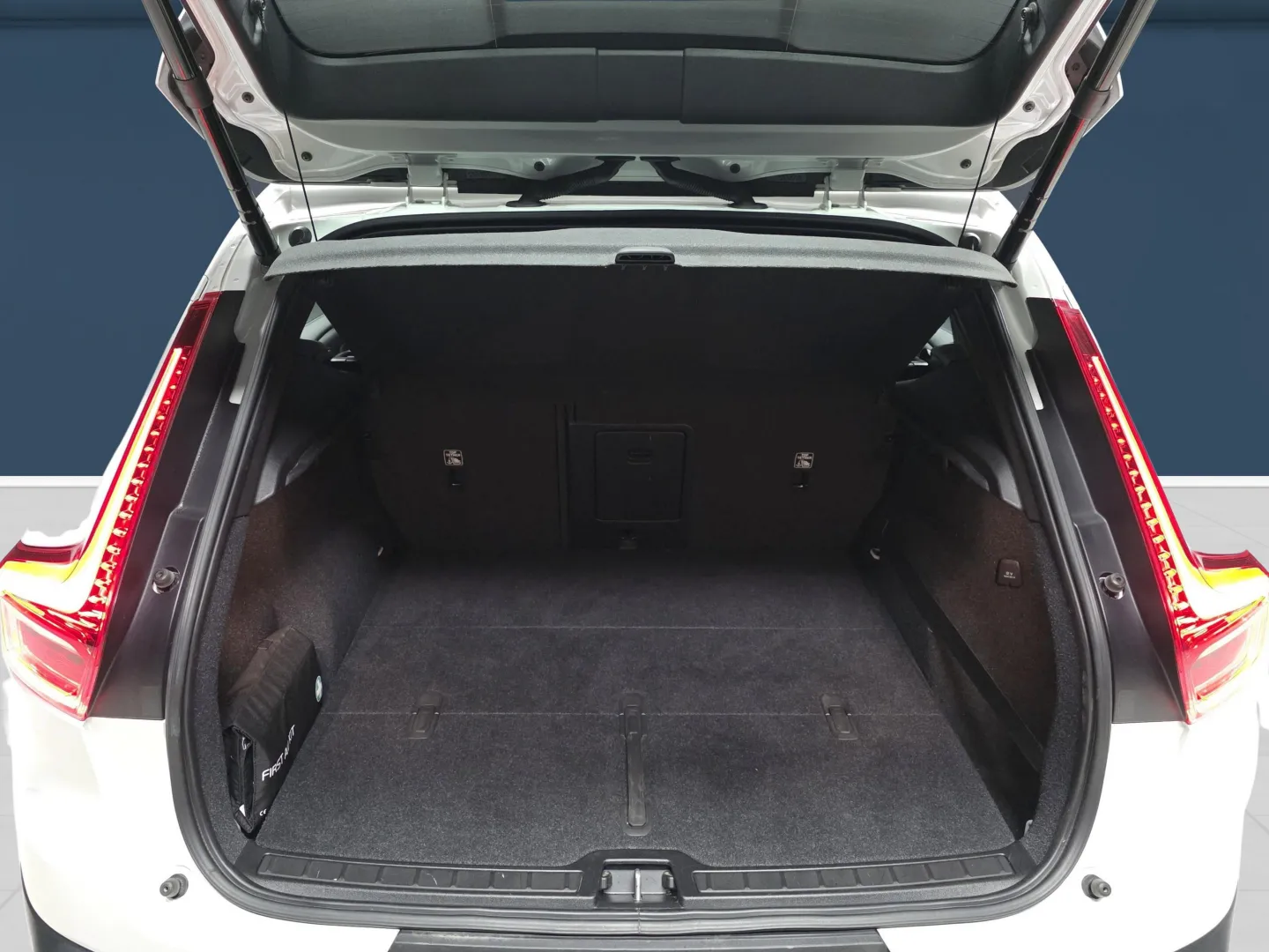 Autokuva 11 - NLZ-240