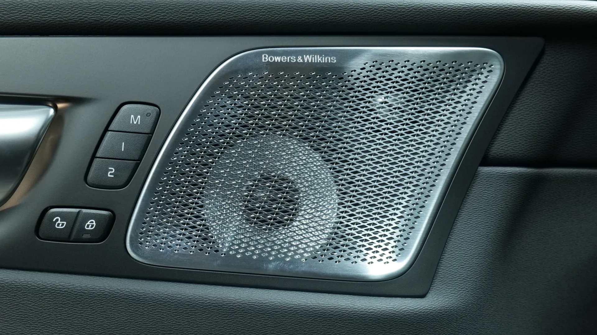 Autokuva 10 - NM-8741